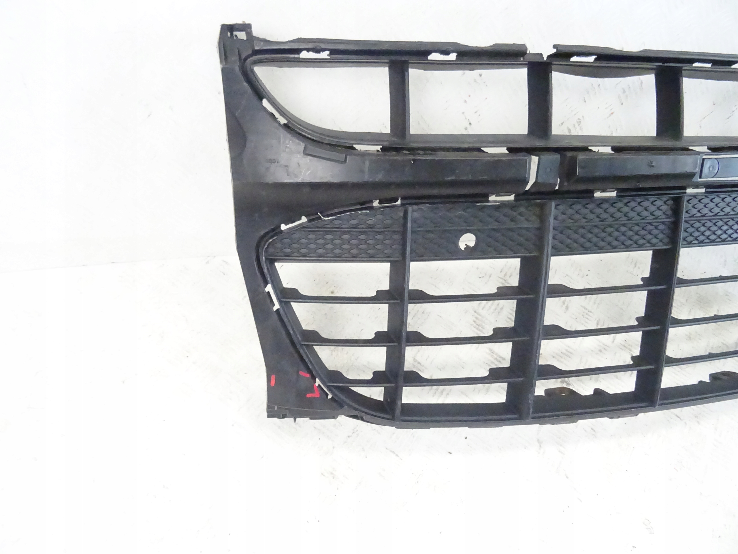 grid of a bumper front front PORSCHE MACAN 95B 95b.807683h