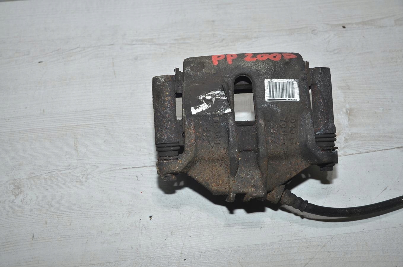 caliper right front Peugeot 2008 14r