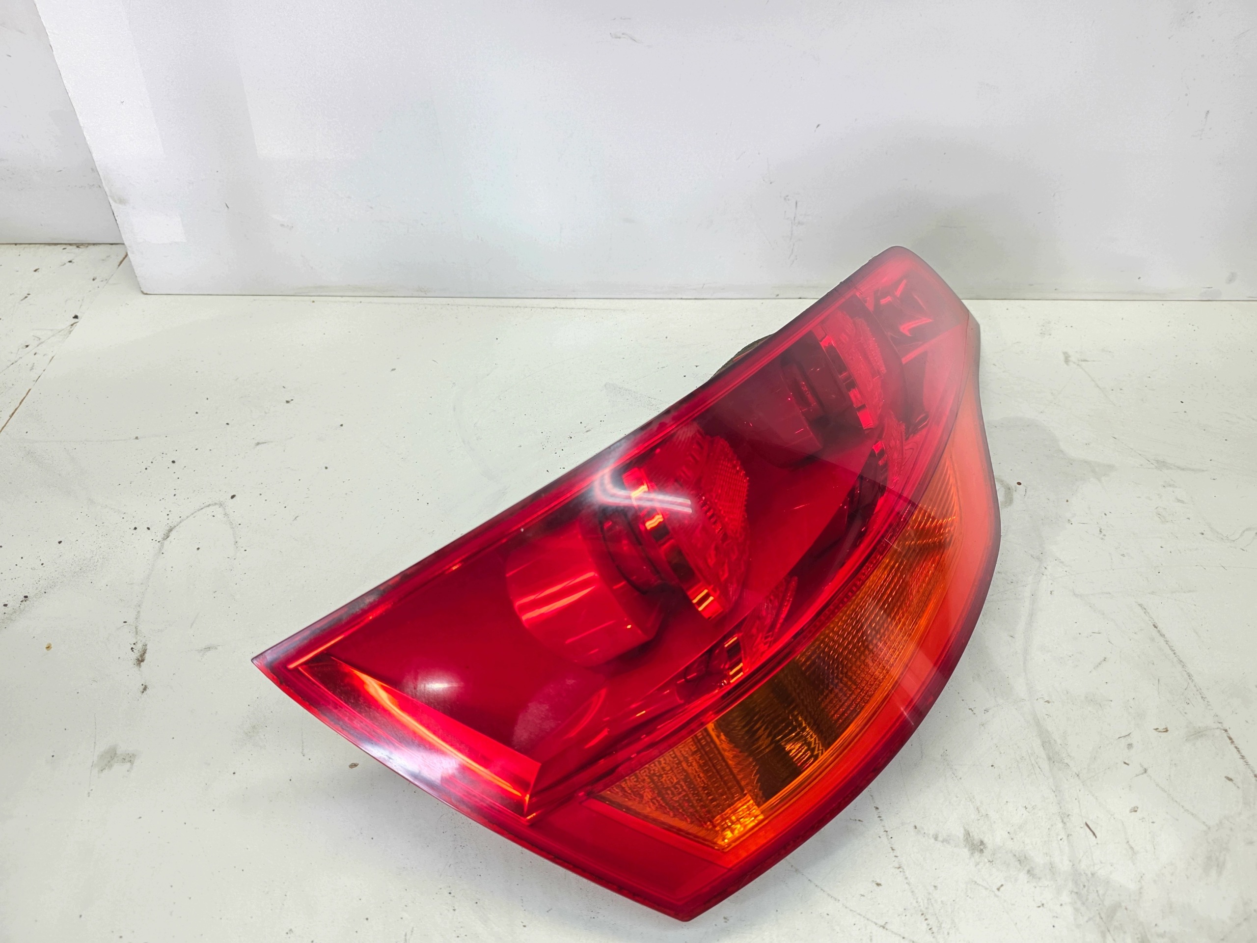 light left rear part AUDI Q7 4L 4L0945093 before LIFT for ZAROWKI
