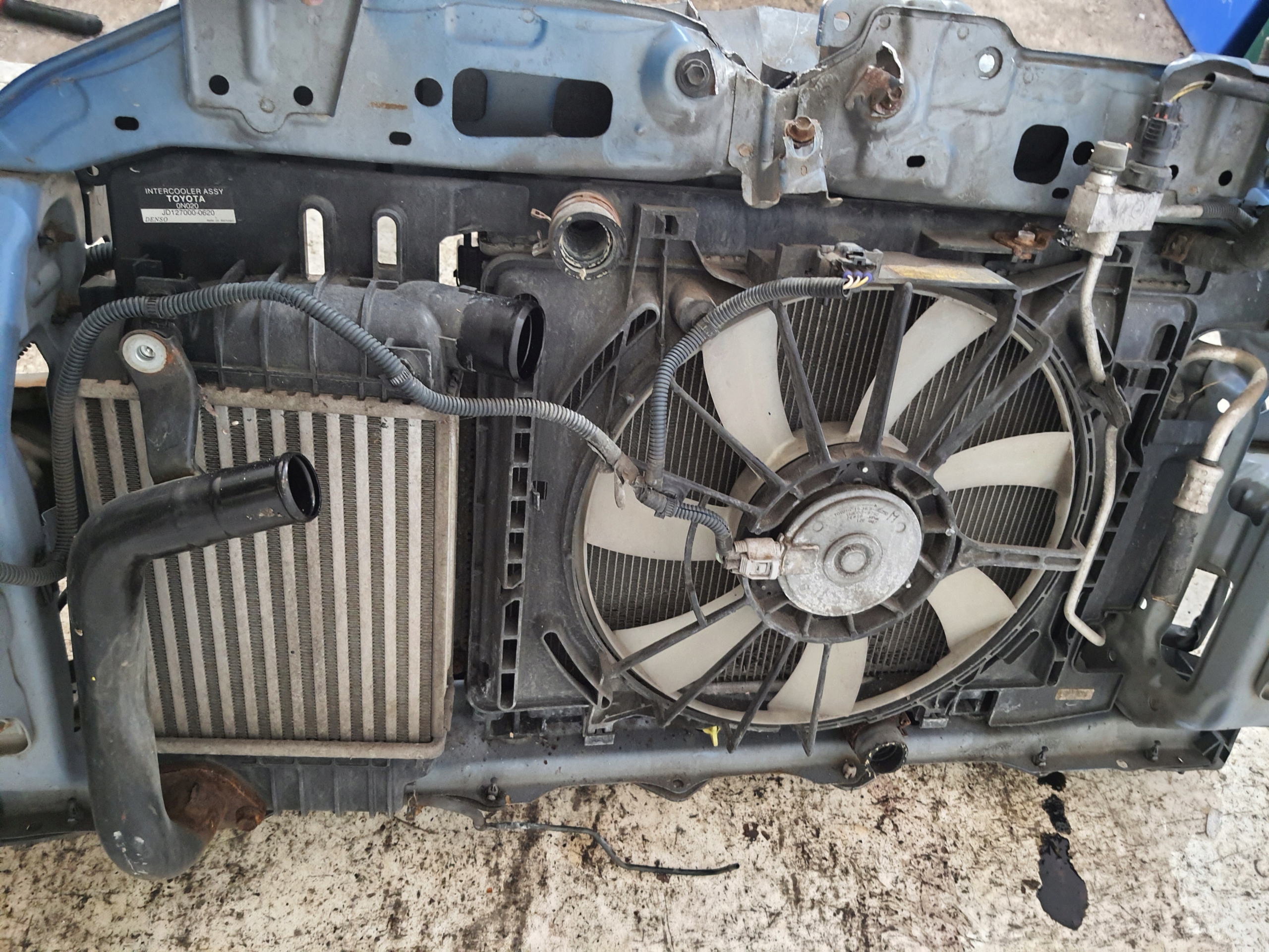 TOYOTA YARIS II 06-09 8T0 support panel for radiators D4D