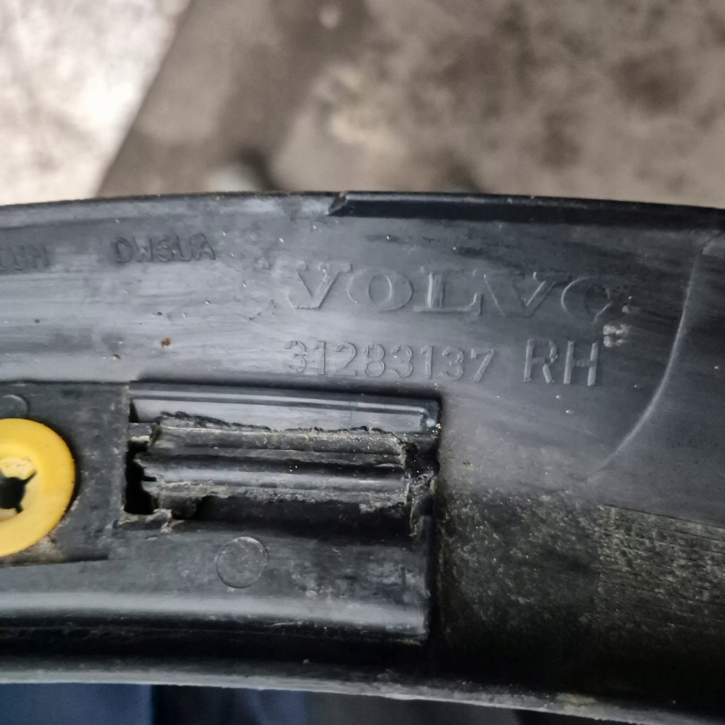 VOLVO C30 06-12 moulding cap right rear part