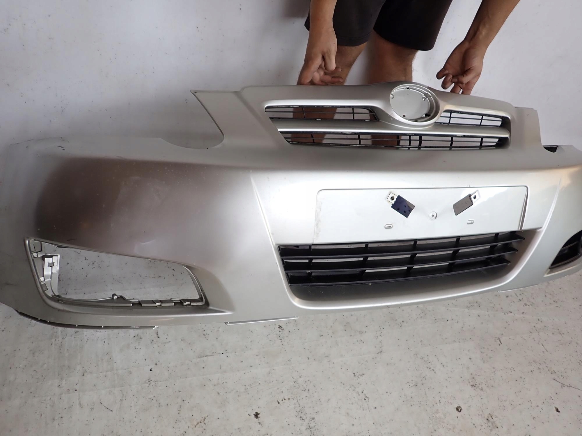 TOYOTA COROLLA IX 9 HB LIFT 04-07 bumper front front
