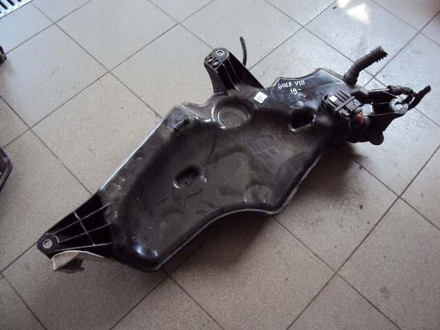 5Q0131877R - БАК ADBLUE VW GOLF VIII 2019-