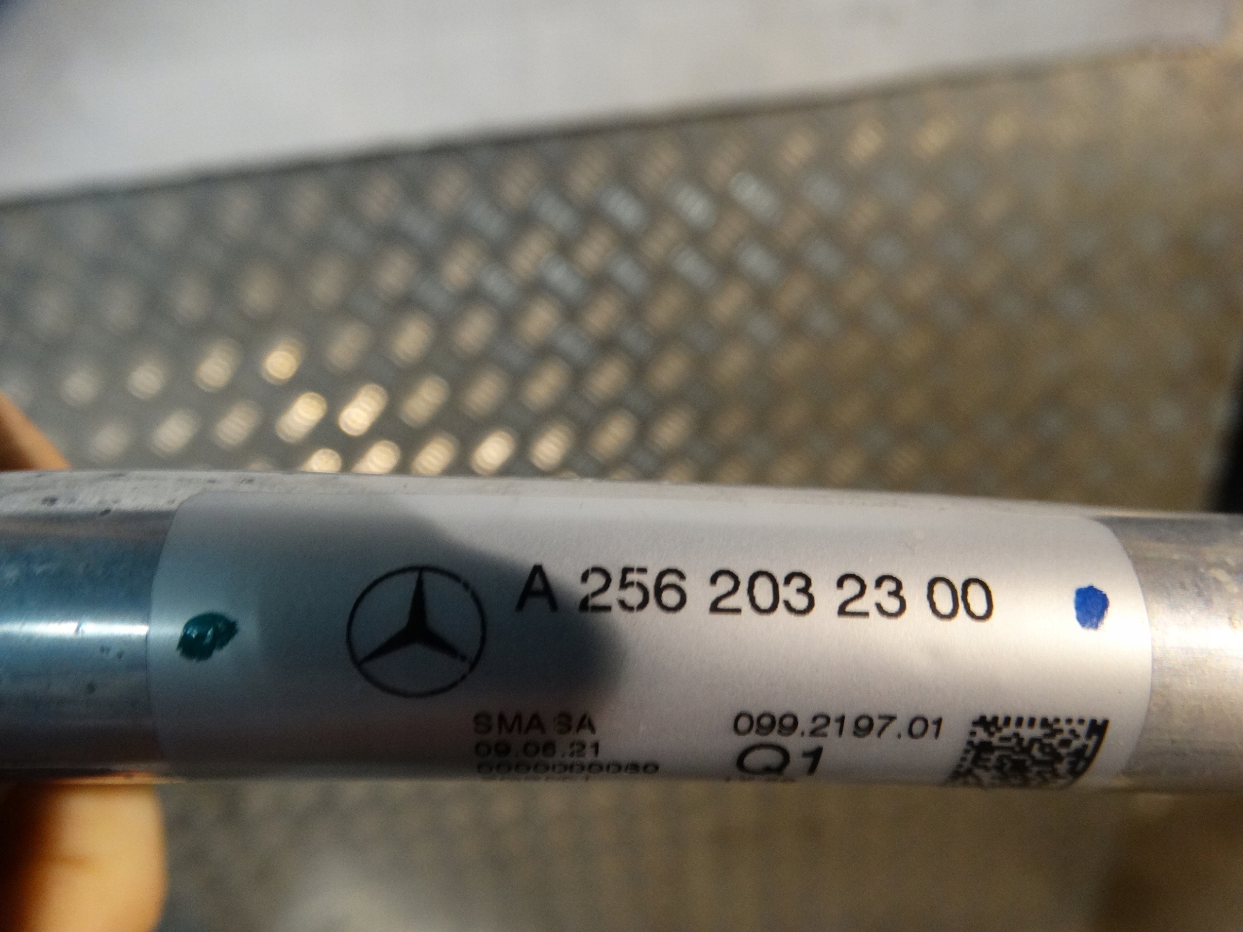 IDEALNA MAGISTRALA VODE MERCEDES W223 1