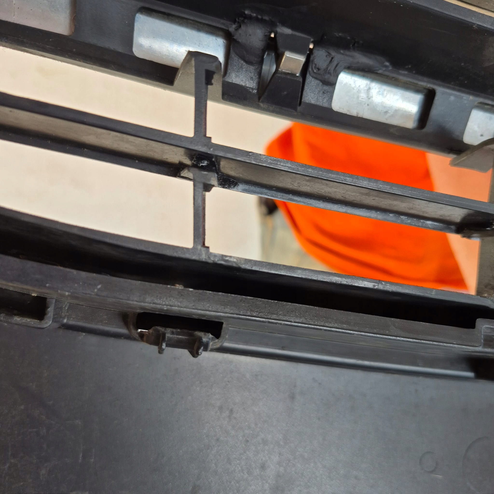 VW TIGUAN and 07-11 bumper front front grill SPR 5N0807221