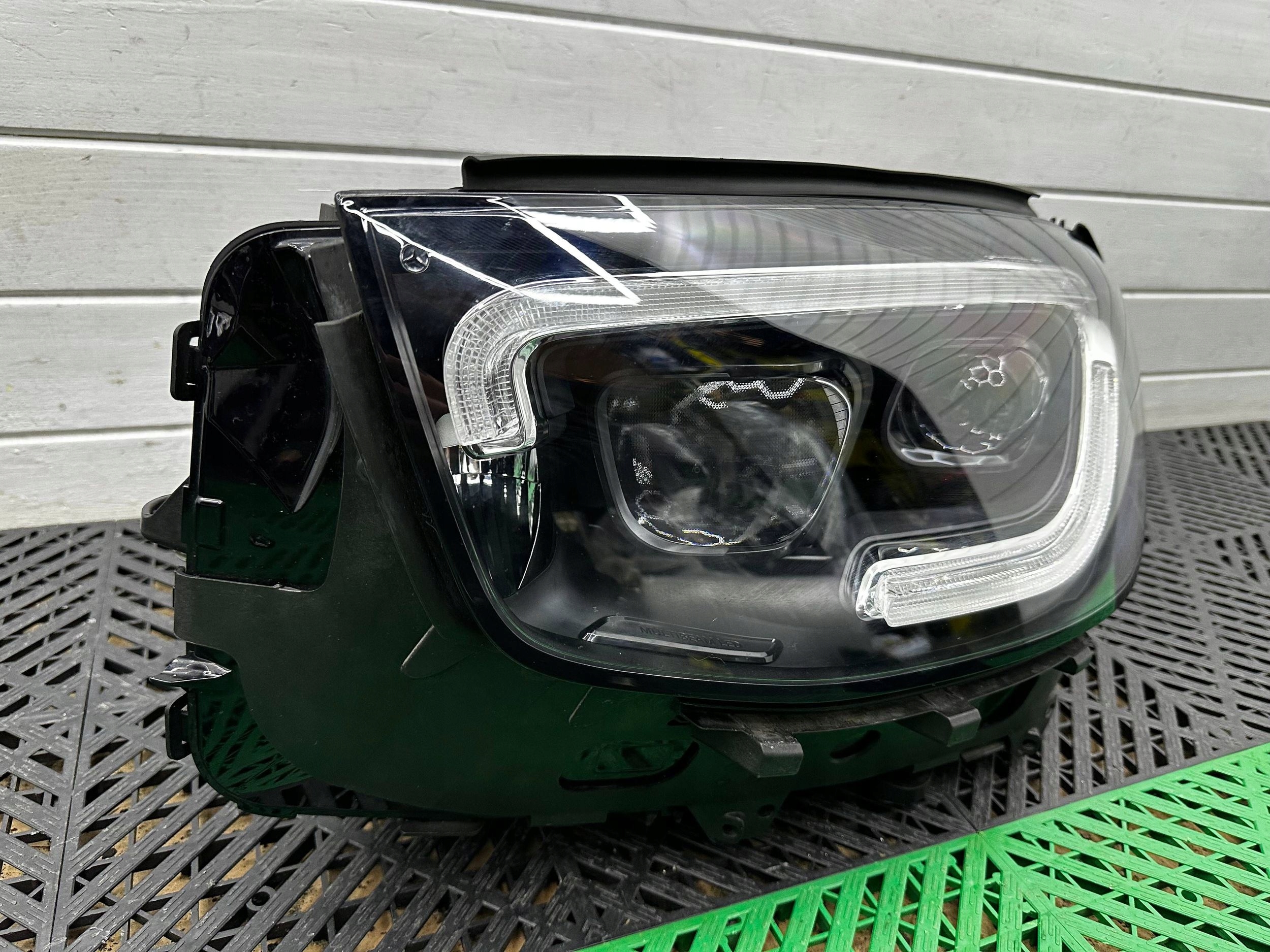 light front side left Mercedes-Benz GLC X253 C253 A2539064903
