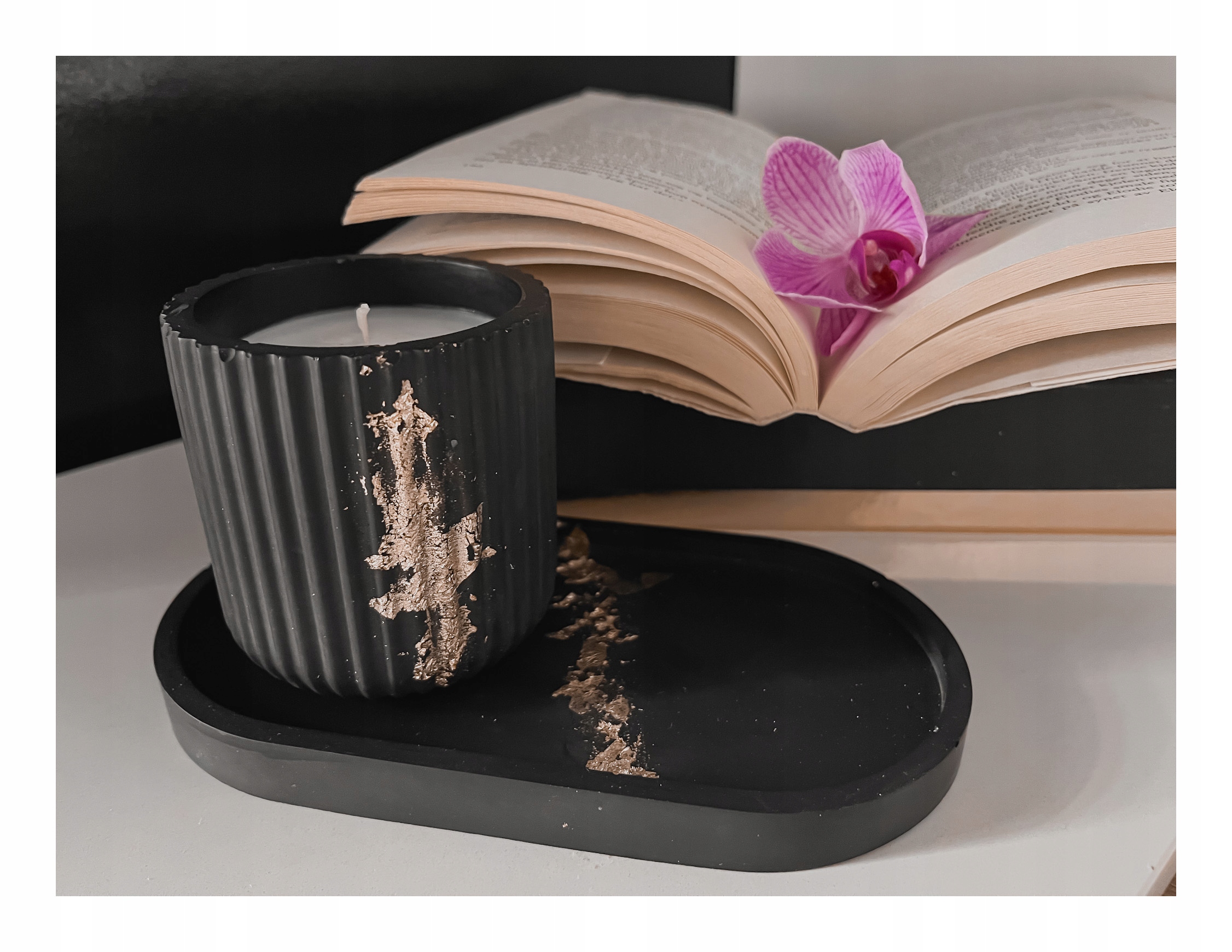 Svíčka Blossom of Yesteryear sójová sada rýhovaná černá