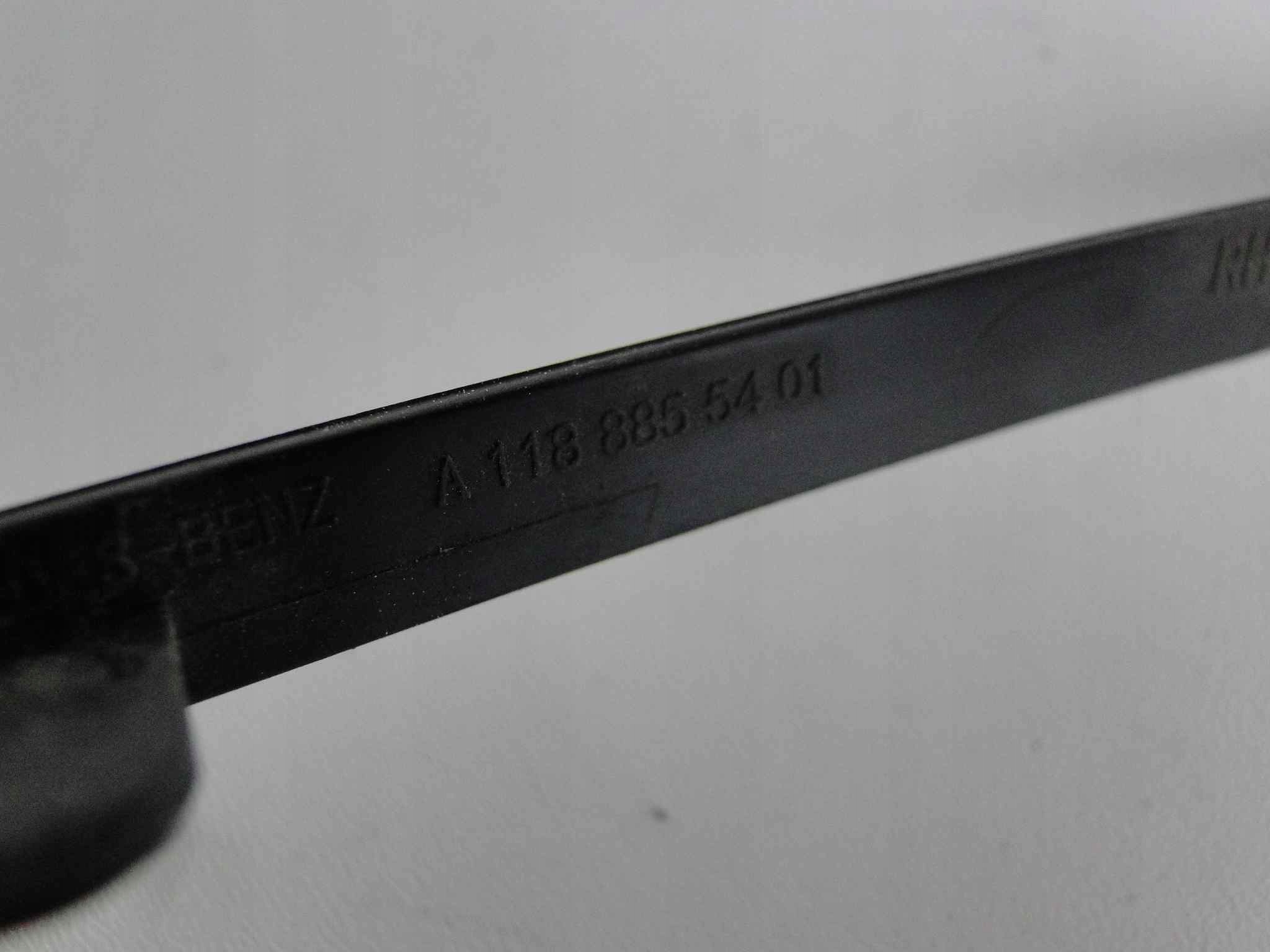 MERCEDES CLA 118 LISTWA OSŁONA ZDERZAKA AMG L/P Kolor czarny