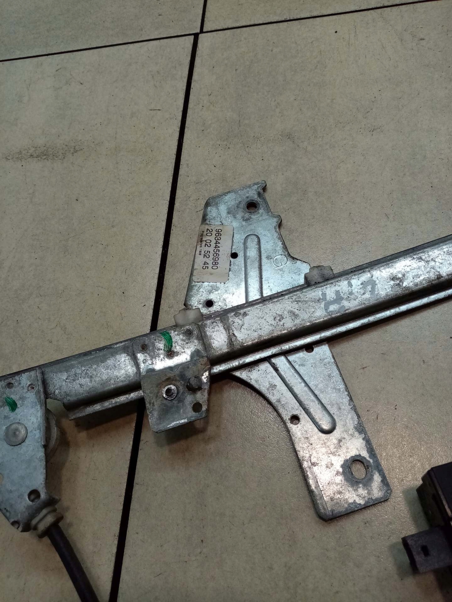 window regulator left front PEUGEOT 307 2.0 HDI