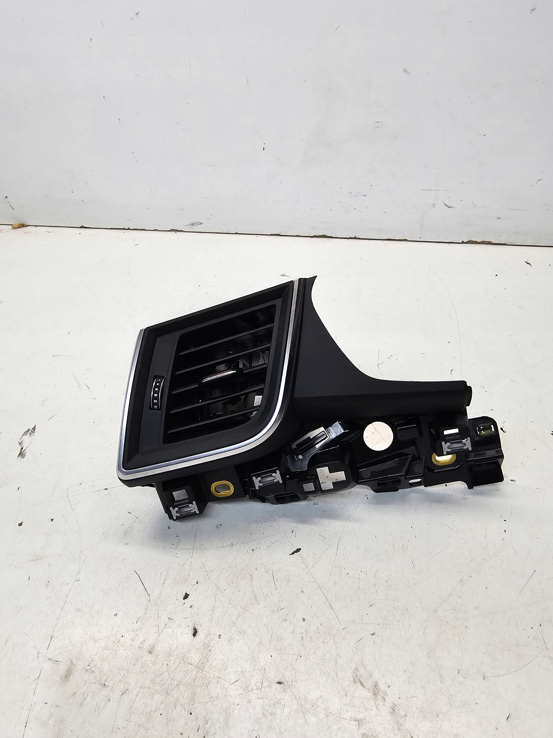 grid air conditioning devices left AUDI Q5 FY 80B820901 EUROPA
