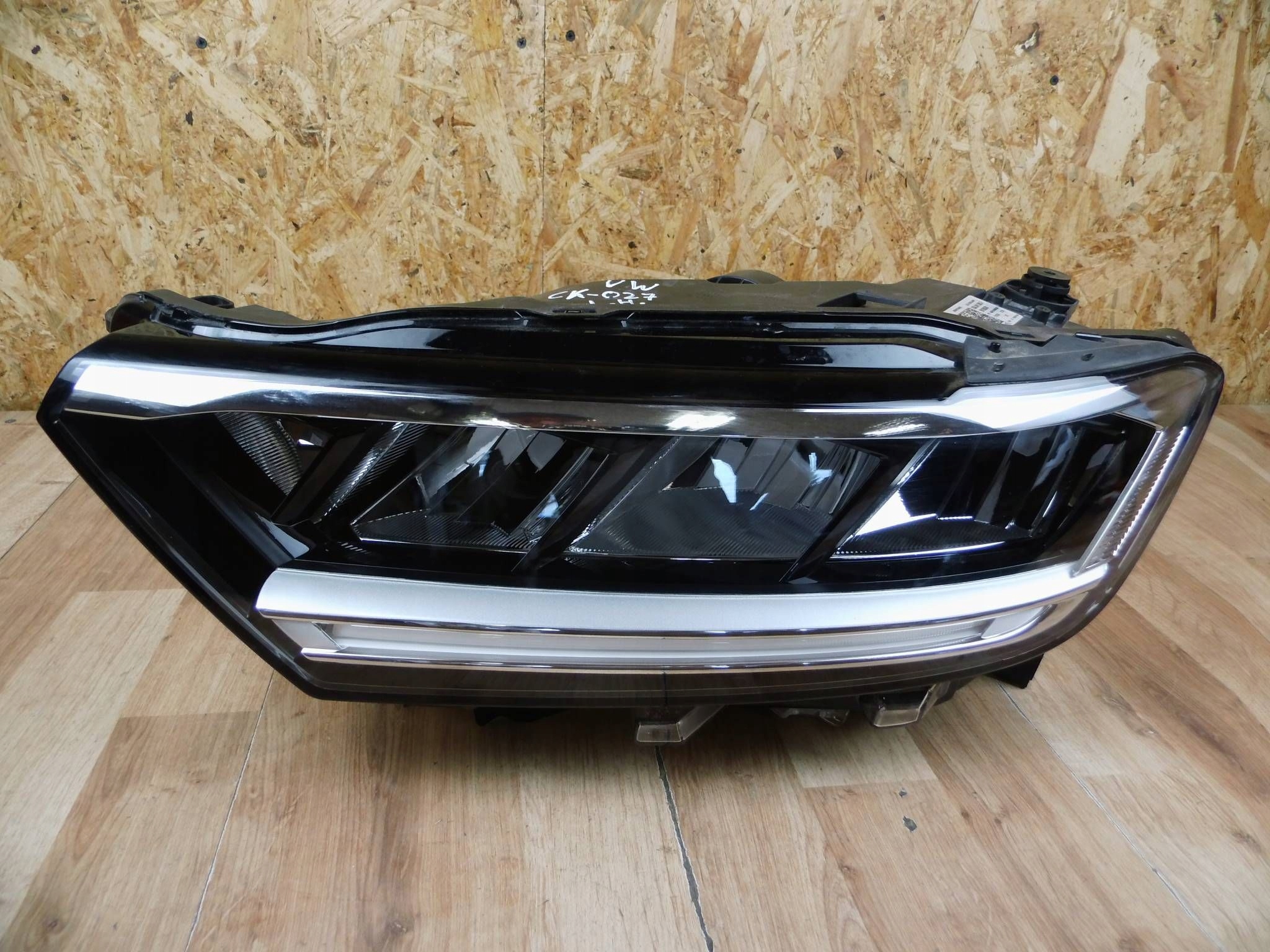 Volkswagen T-Roc 2023+ LIFT light left front front left 2GA941005F