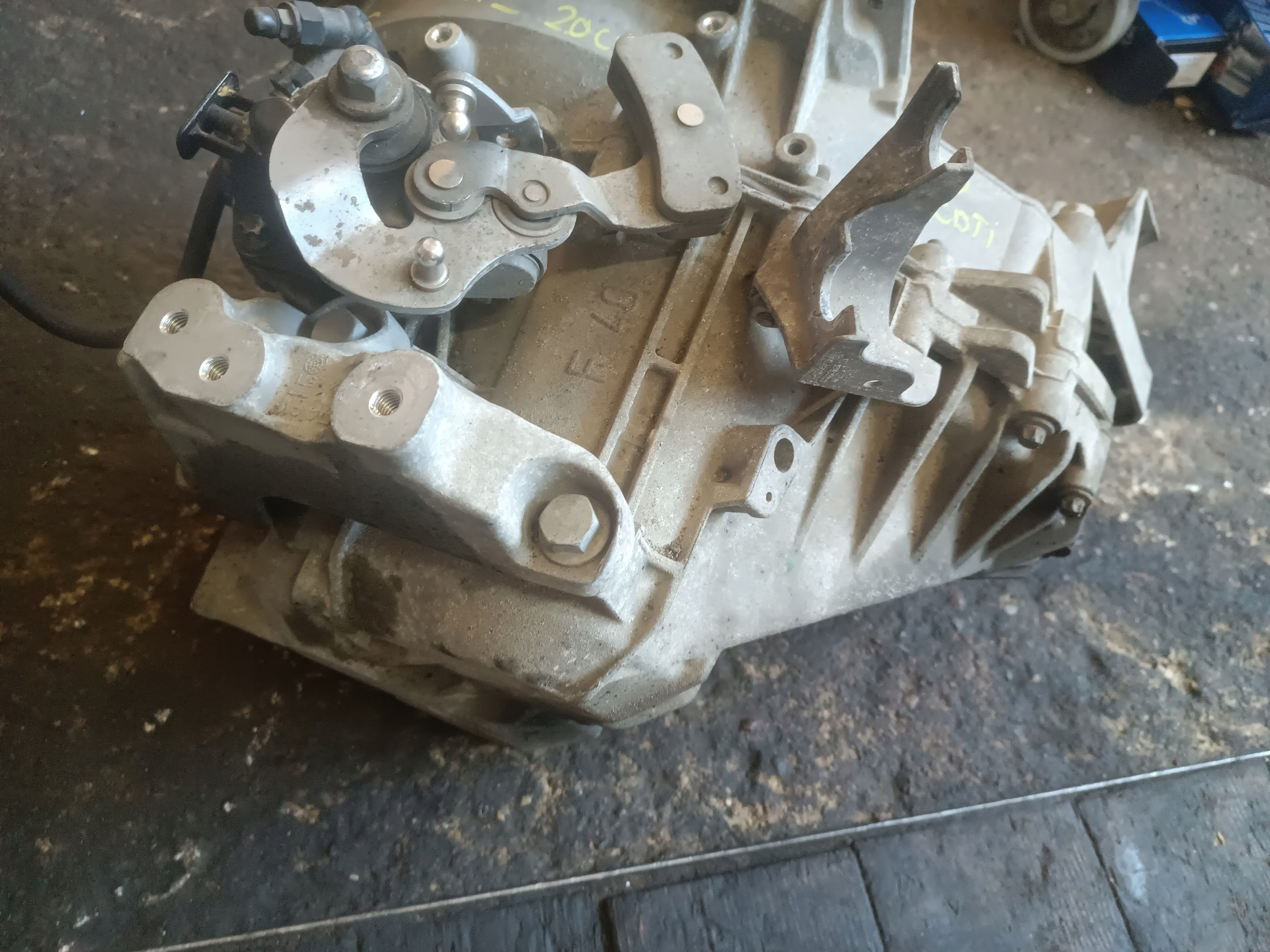 Getriebe 2.0 CDTI OPEL ASTRA J F40 55564375