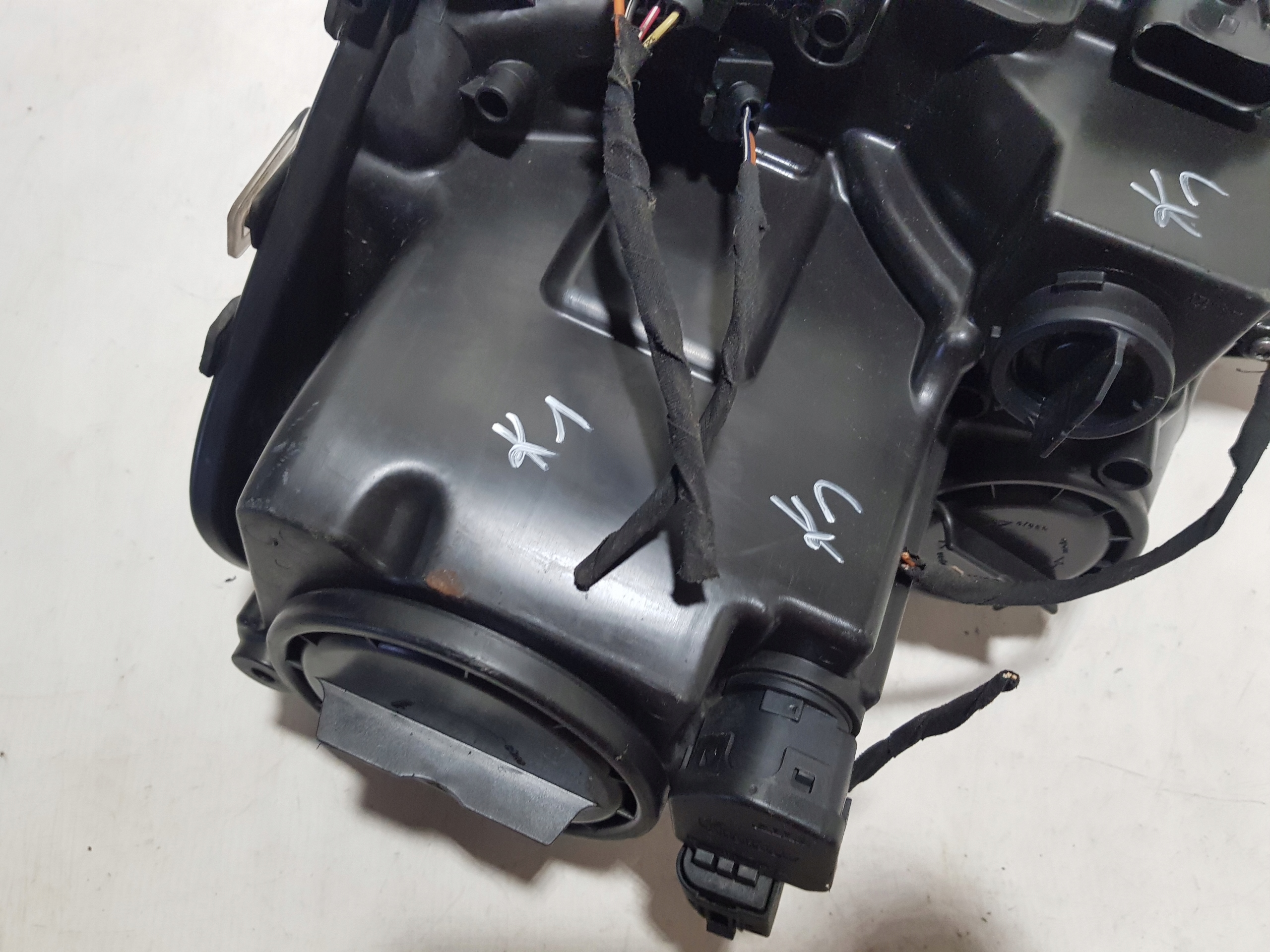 MERCEDES ML W164 light right front UK H7