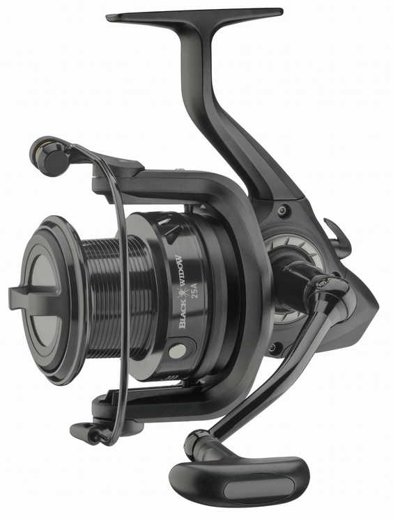 Kaprový naviják Daiwa Black Widow 25A