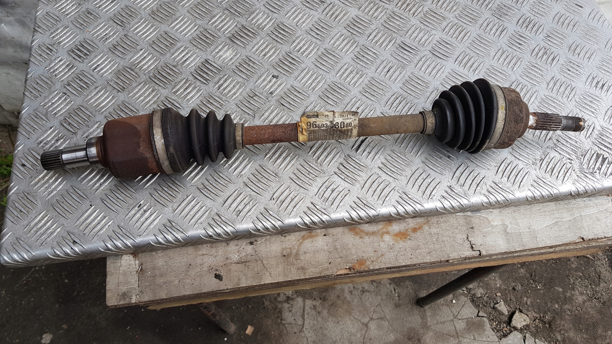 PEUGEOT 207 1.4 semi-axis left 9659318080