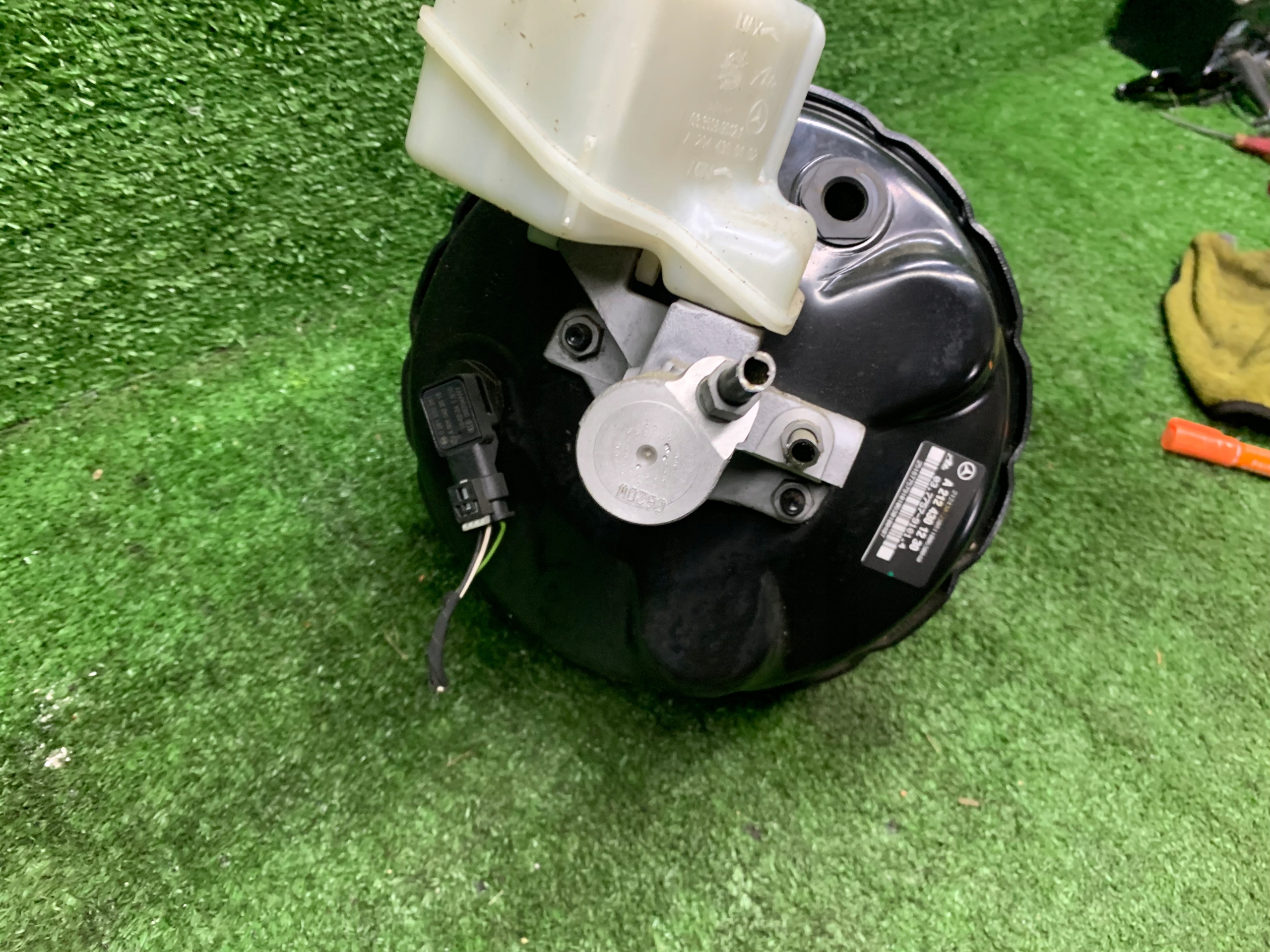 MERCEDES W212 servo Servofreno A2124301230
