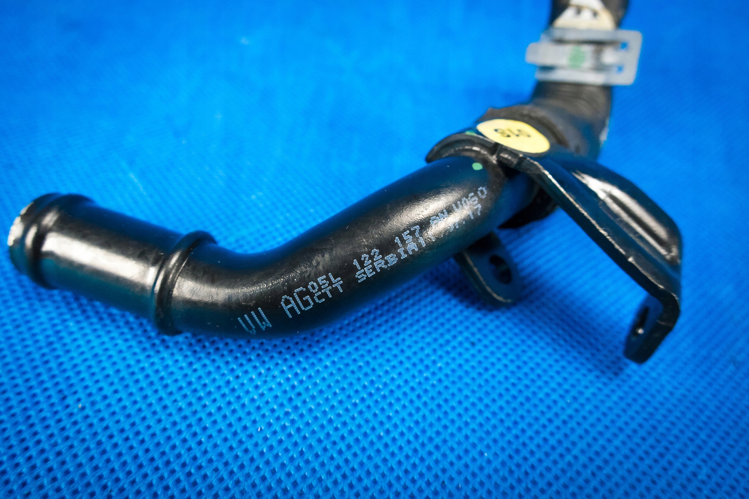 pipe wodna Audi A4 A5 8W A6 A7 4K Q5 05L122157AN