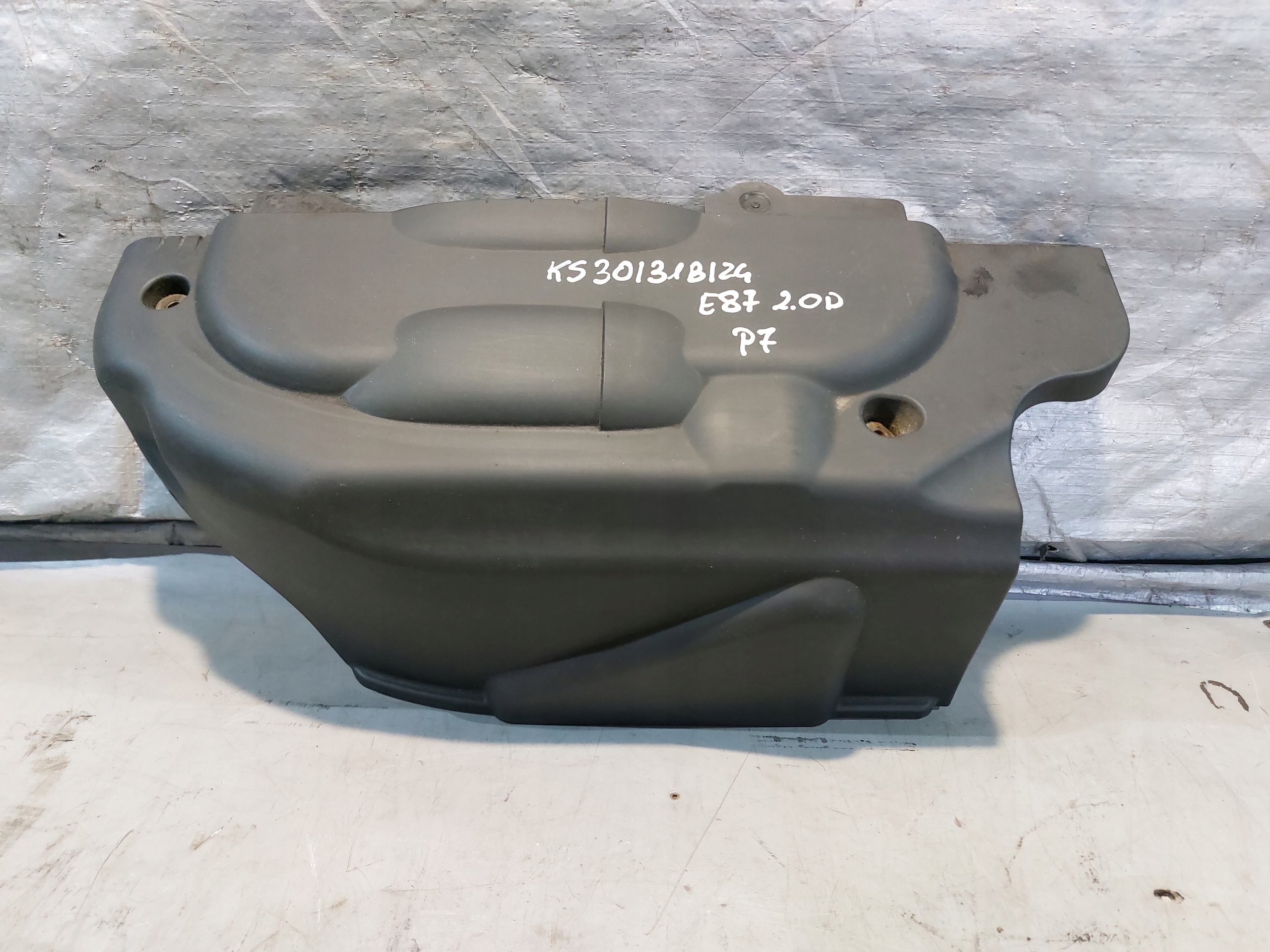 kryt motora BMW E87 2.0D