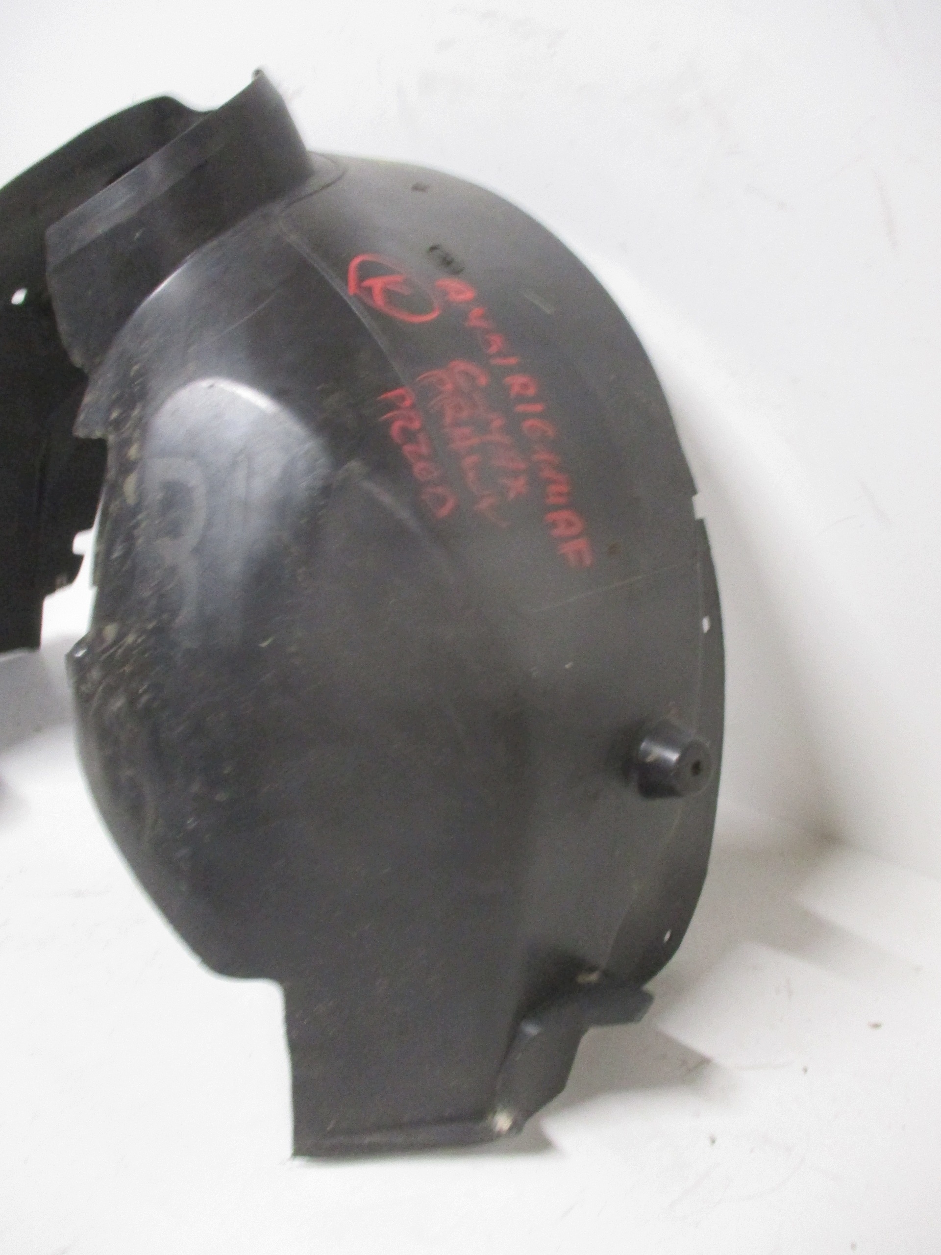 mudguard front right FORD C-MAX AM51-R16114-AF