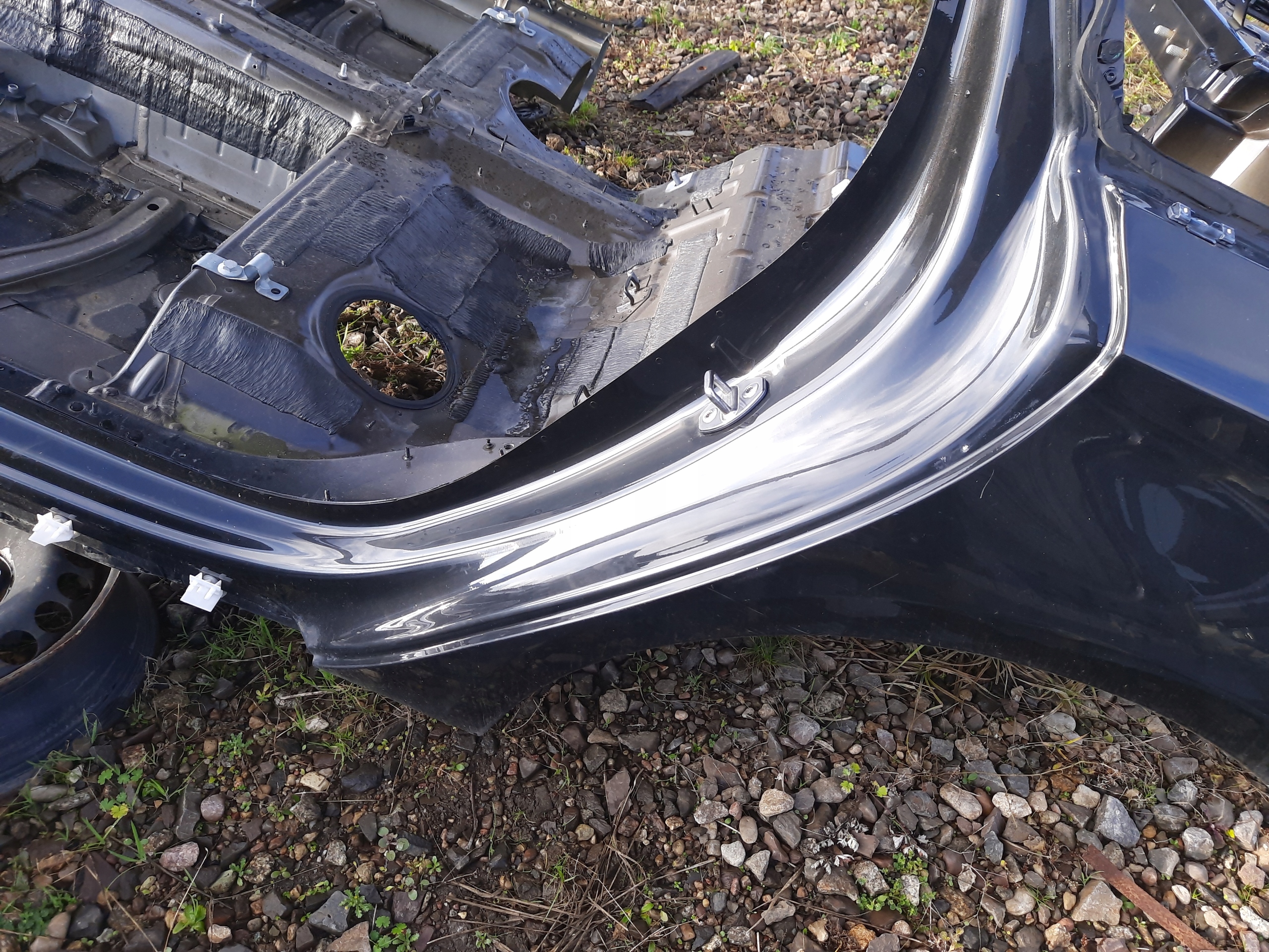 AUDI A8 D4 LONG ЧЕТВЕРТИНА СПУСК ЗАД. ЗЛІВА Lz9y