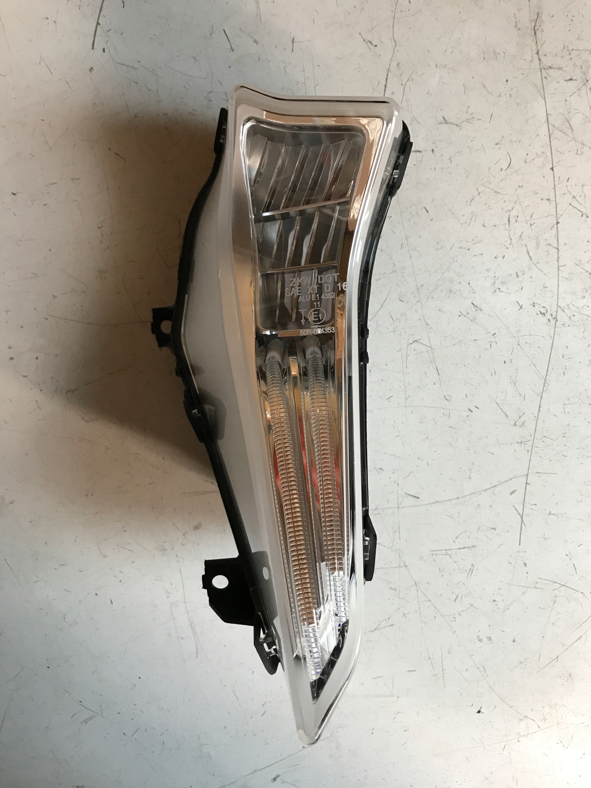 KTM SUPER DUKE GT LAMPA REFLEKTOR PRZÓD LED PRAWY