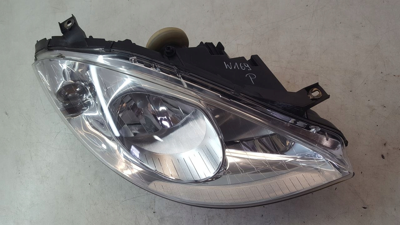 light front front right Mercedes W169