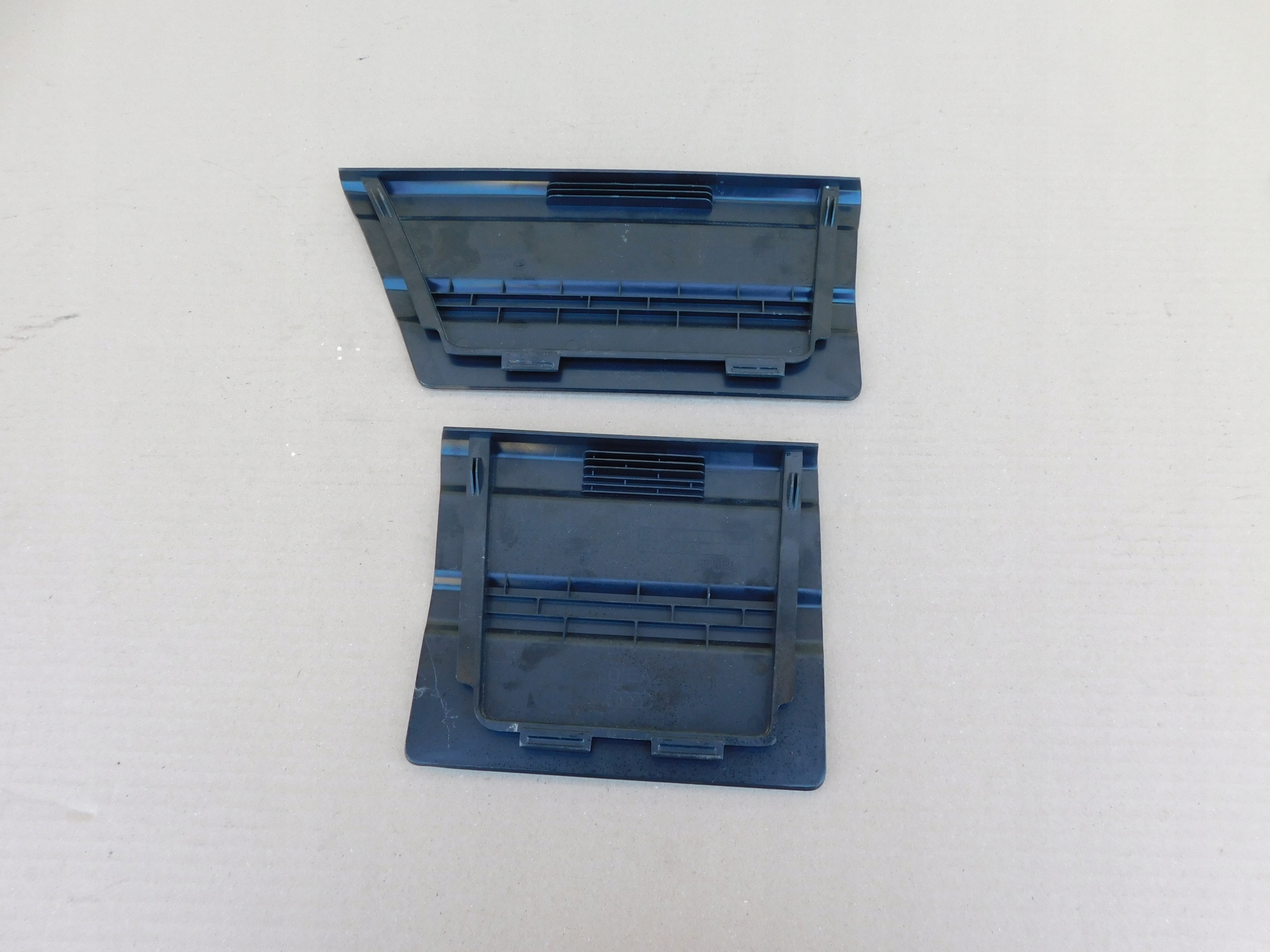 Zaslepki side side boot Audi Q3 II 2 83A komplet plastics OEM