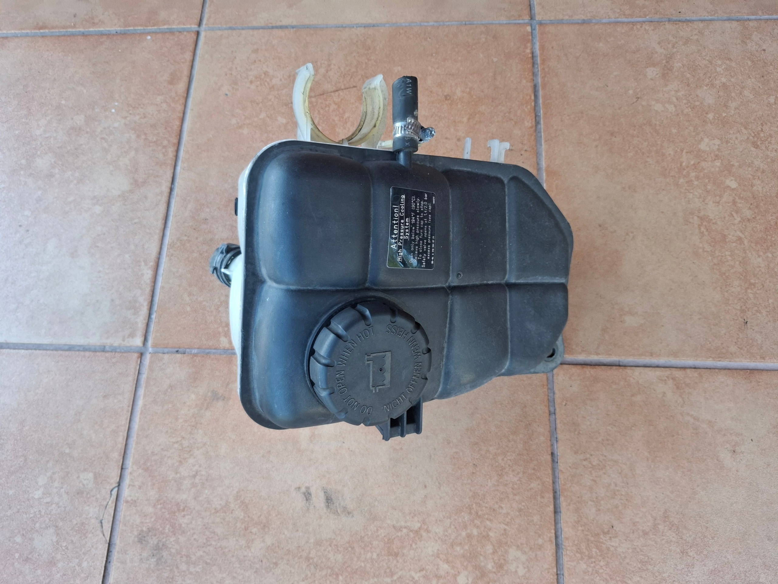 Scheibenwaschbehälter MERCEDES W203 W209