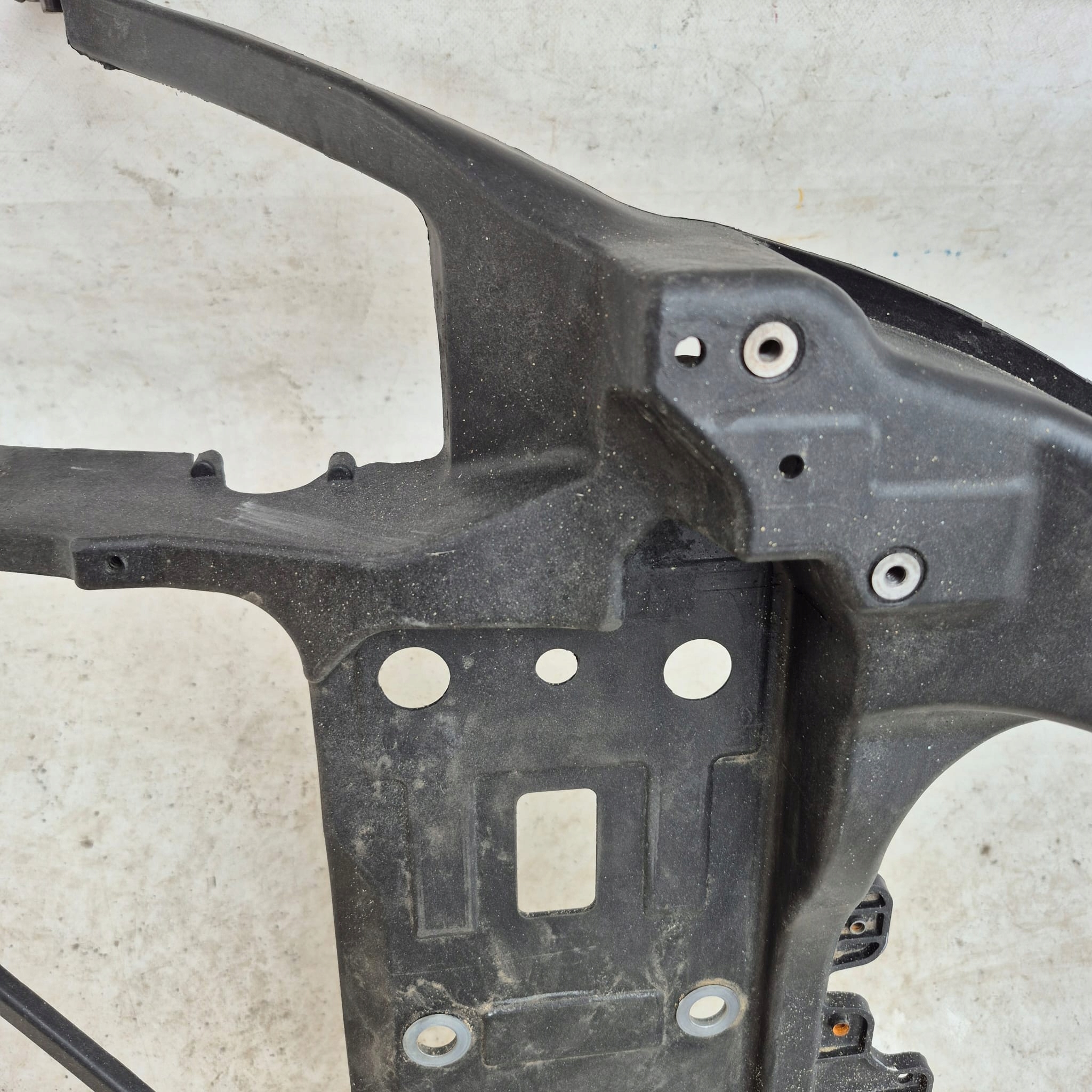 TESLA S LIFT 16- support panel for radiators pillar 1061950-00-E