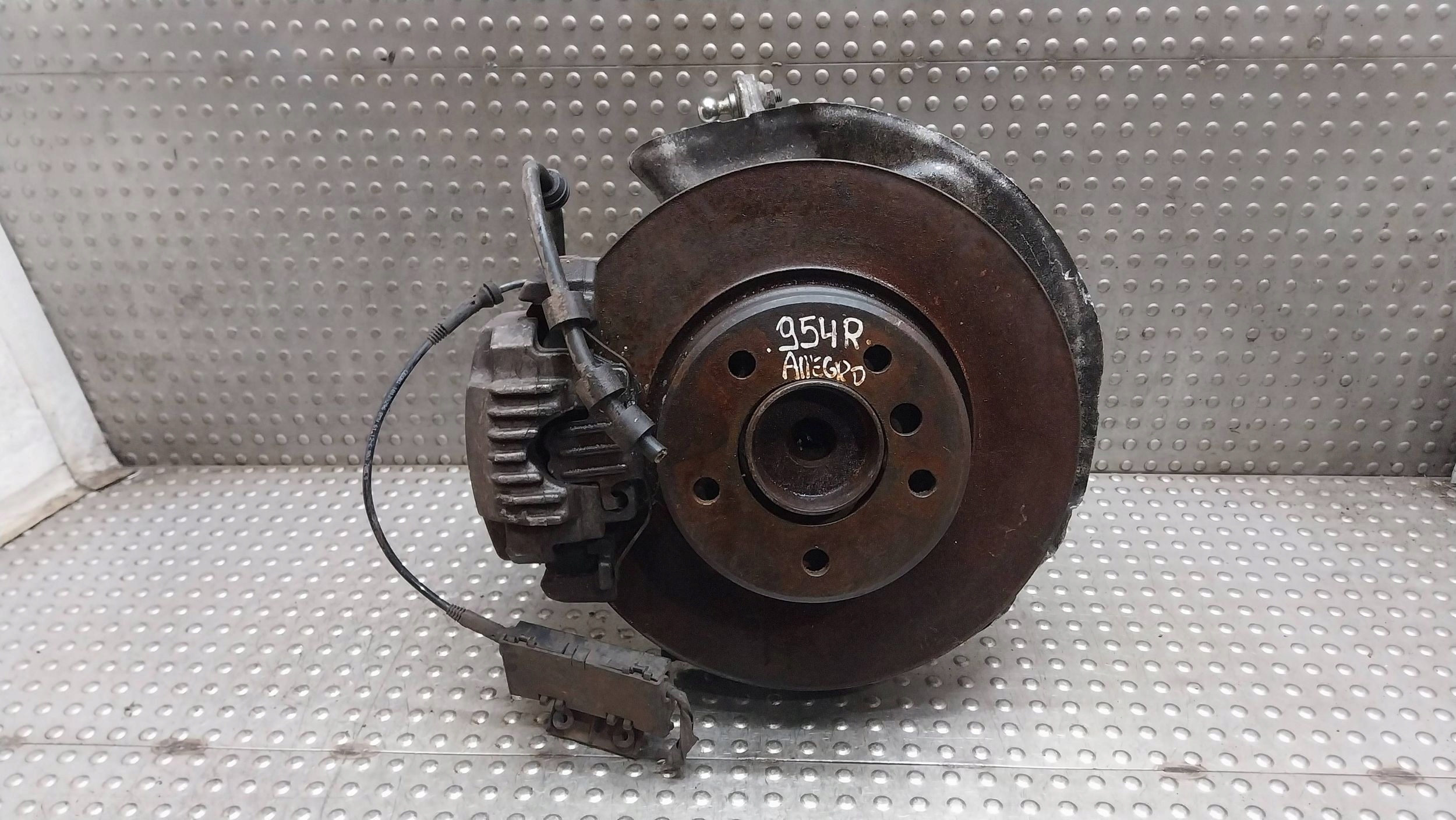 otoč čepu třmen pravý předek KPL 6760954 BMW E60 E61