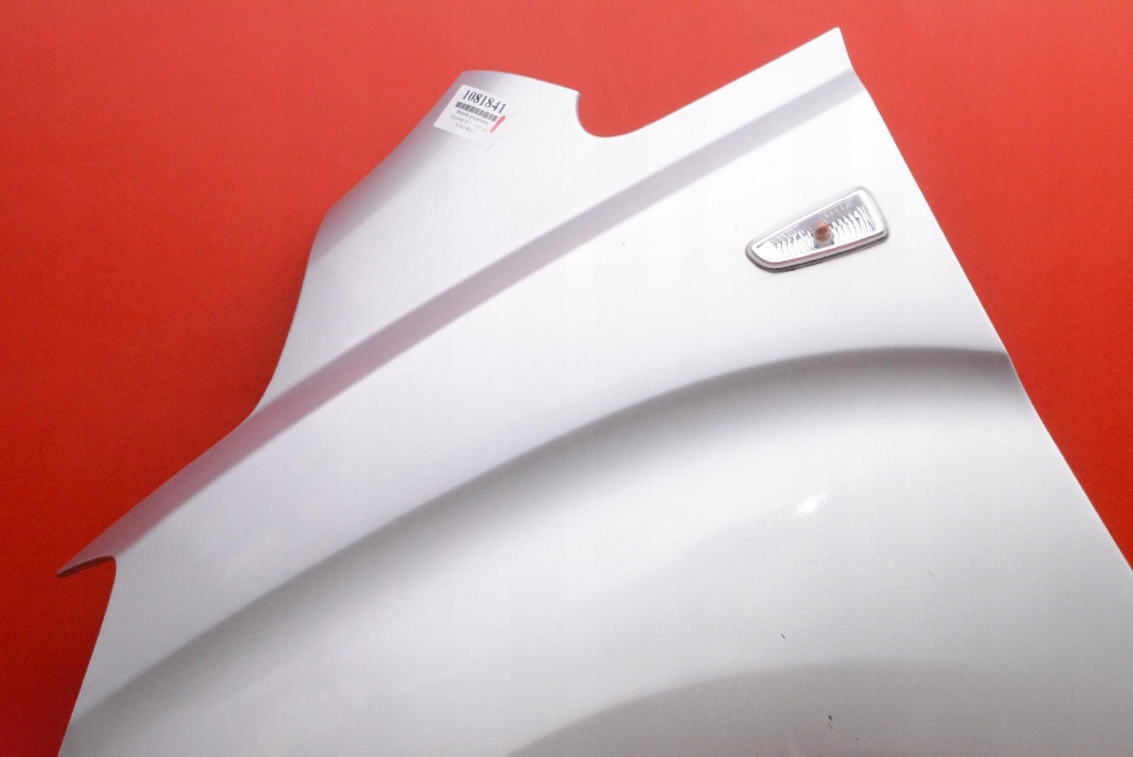 fender left front front NCA- SLEEK SILVER HYUNDAI H1 2 II i800 07-20