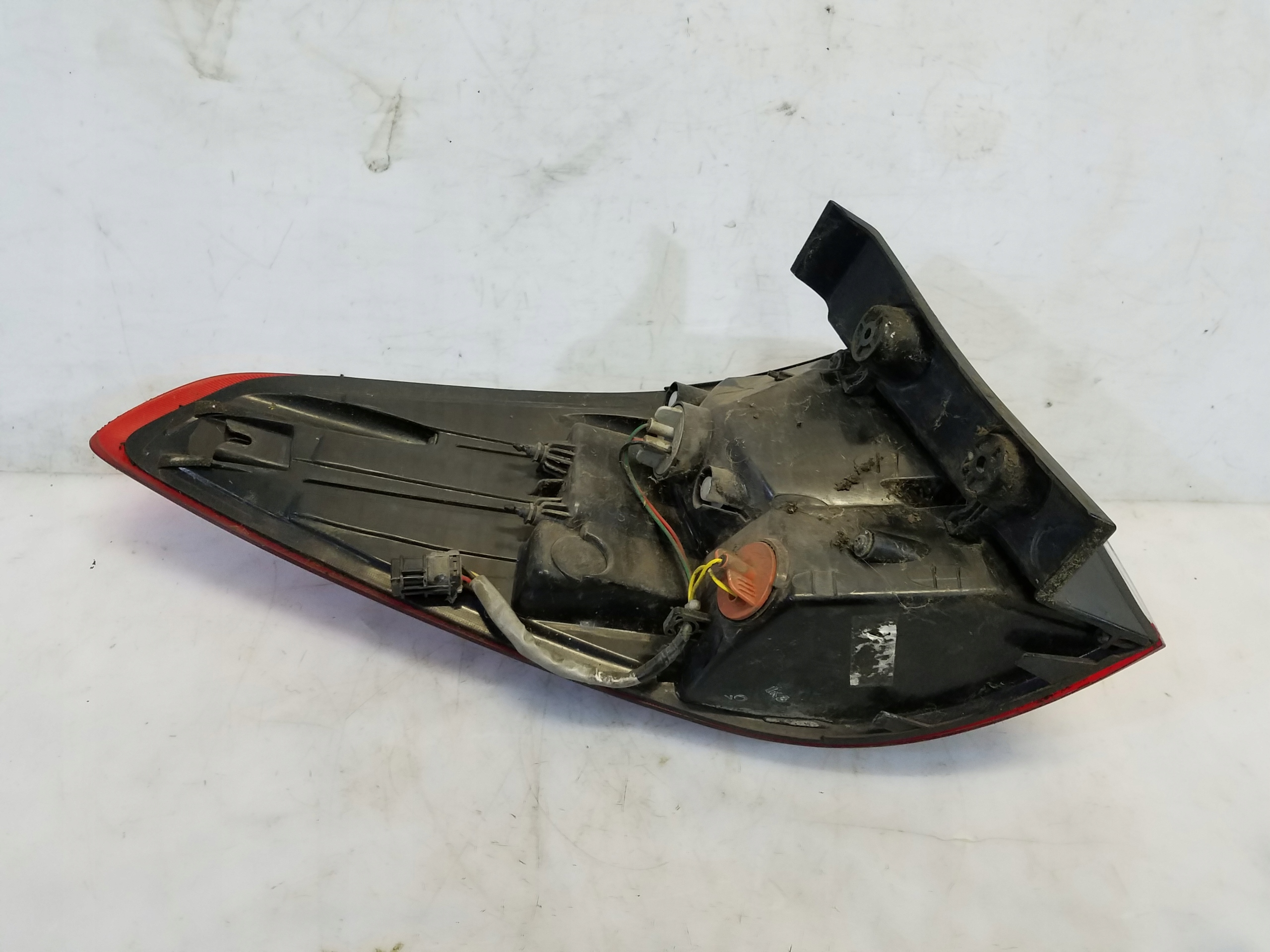 фонарь правый kia CARENS IV