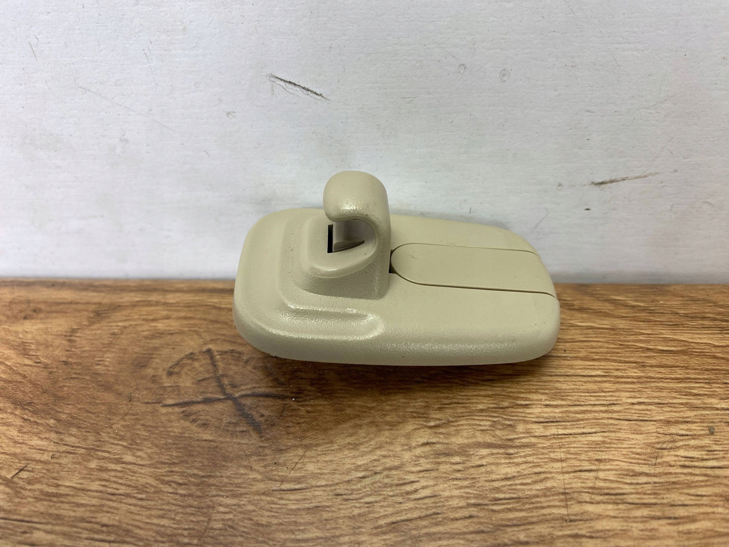 cover przeciwsloneczna holder bracket Dodge Ram 1500 2019+