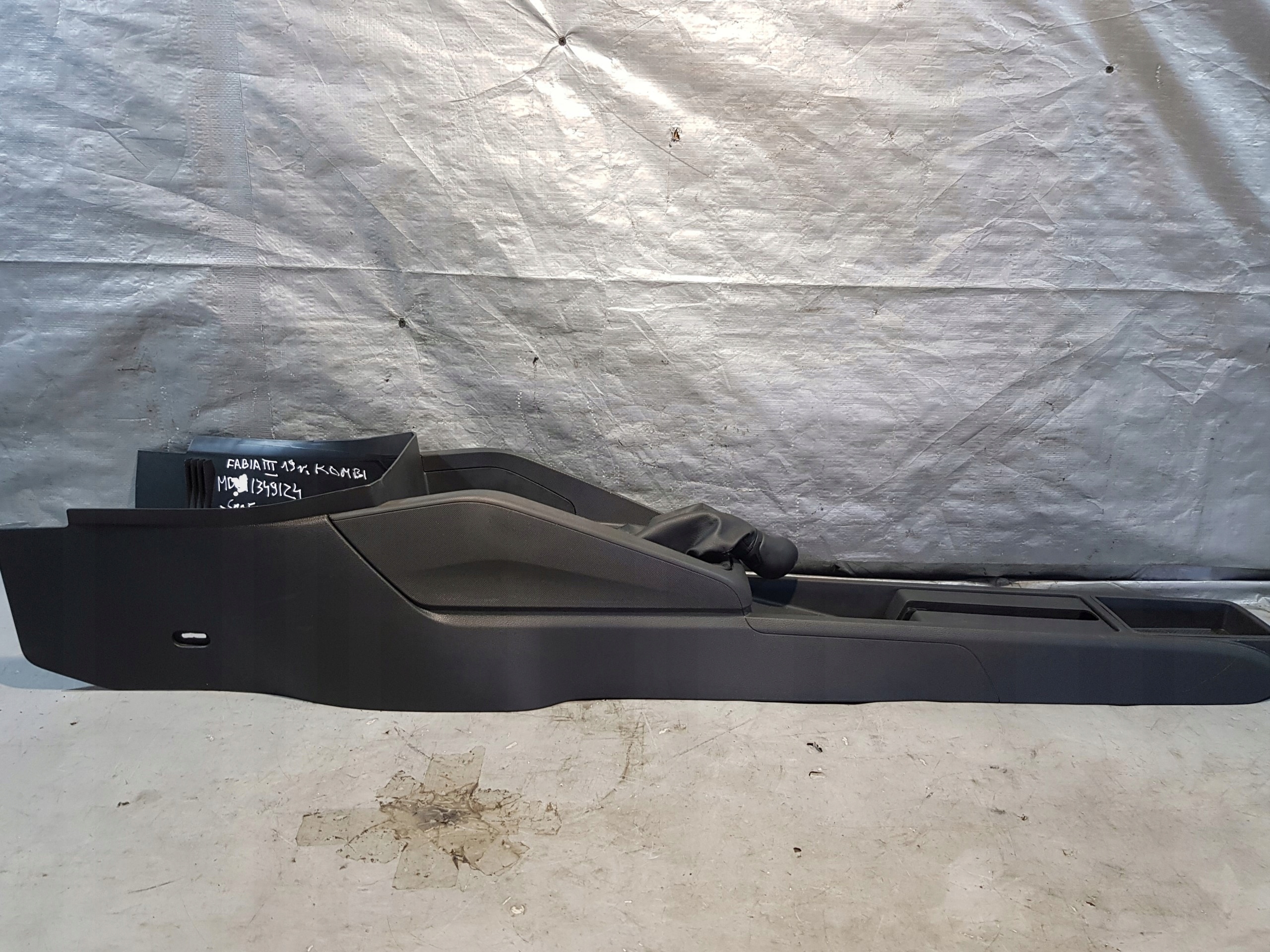 TUNEL mitte SKODA FABIA III KOMBI 19R 6V0863243 + Schlaltknopf
