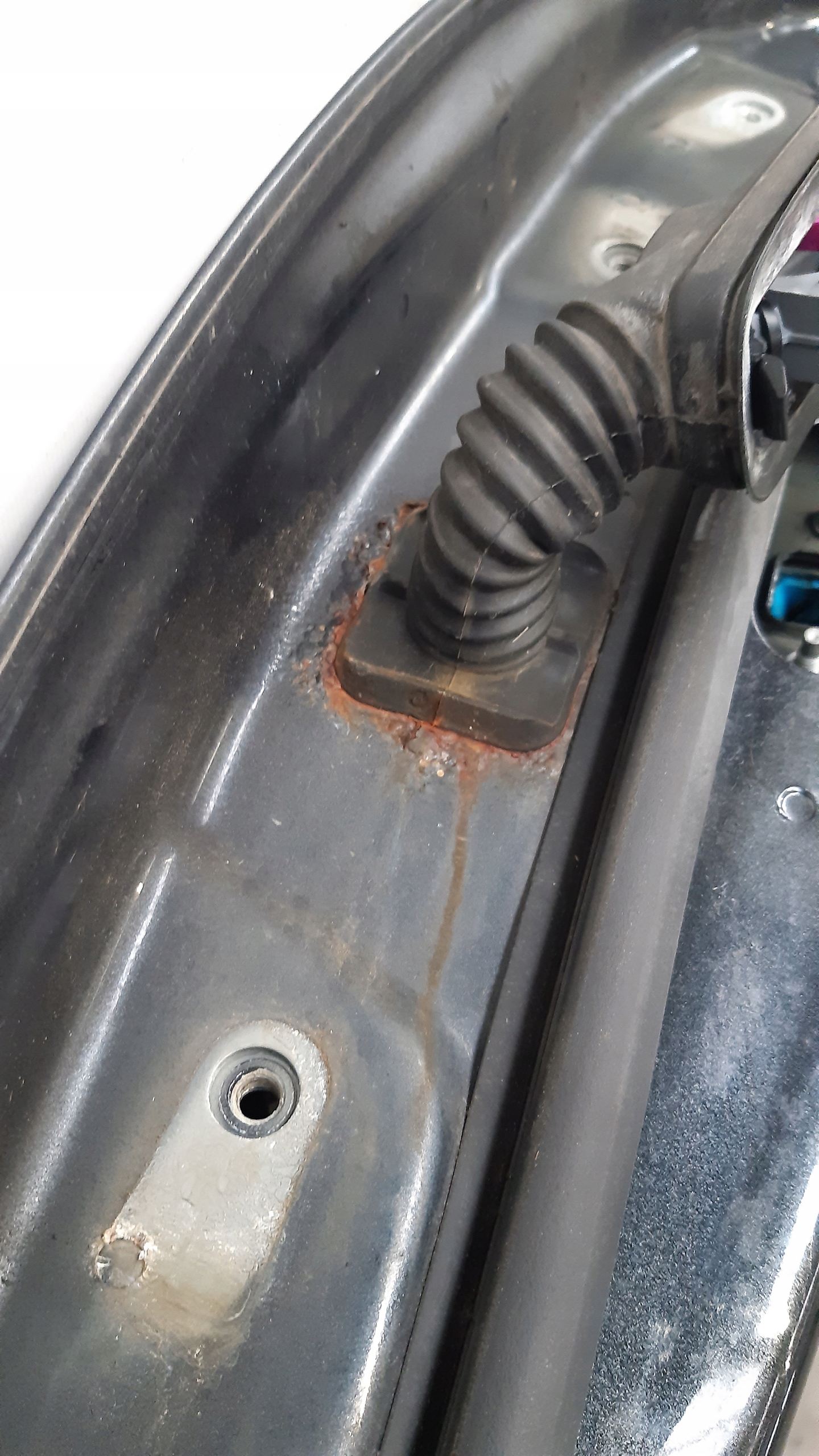 dveře pravý předek Z22C Opel Astra J