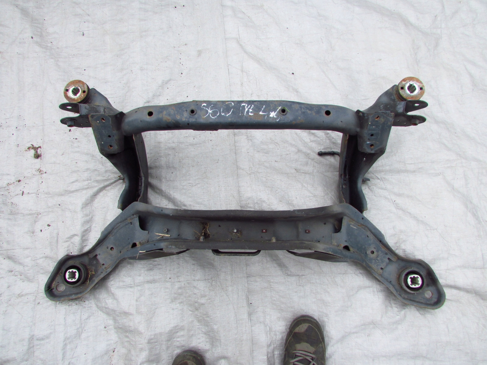 VOLVO S60 V60 II 4X4 BELKA ZAWIESZENIA TYŁ TYLNA 10-18r