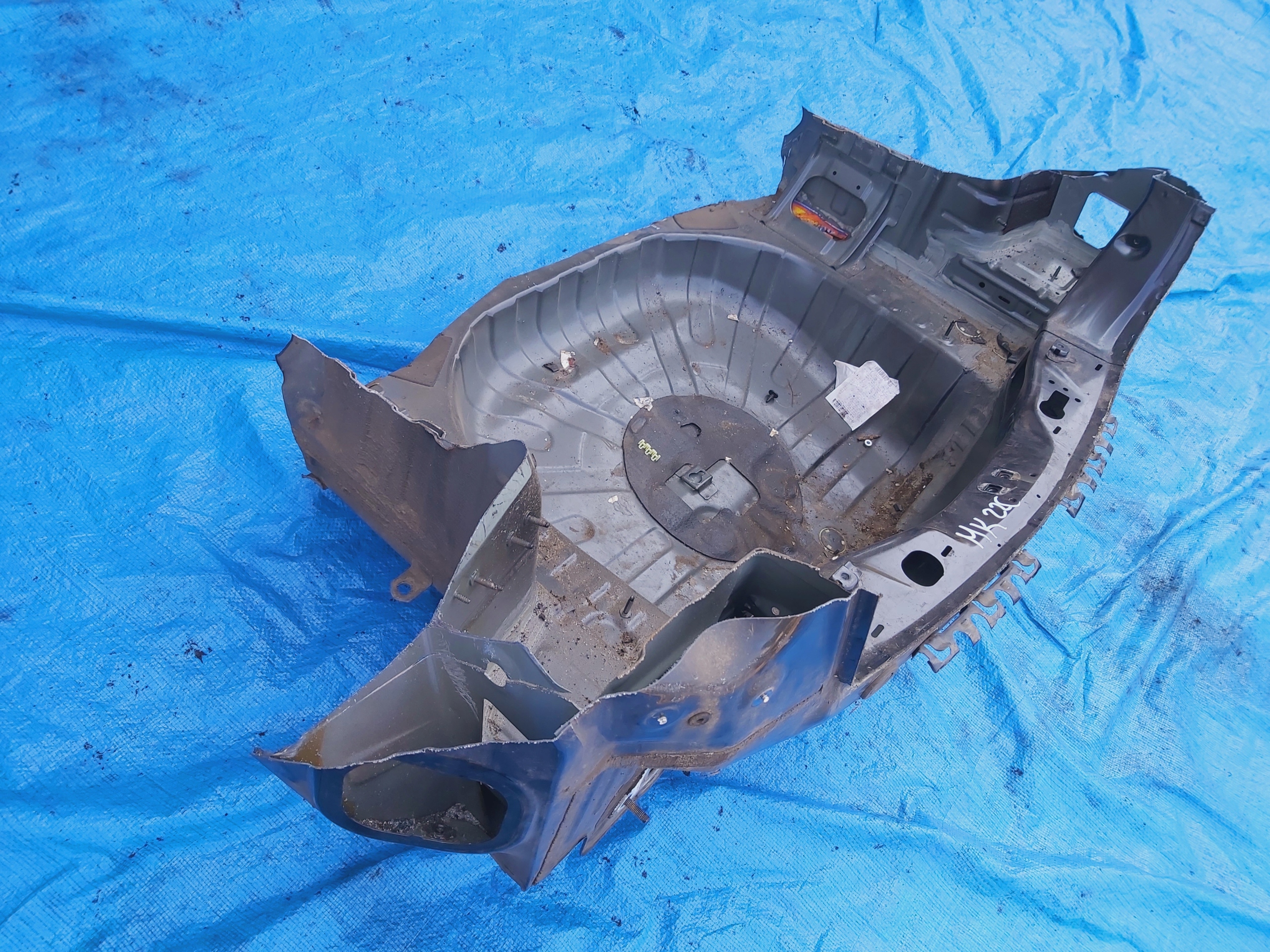 OPEL-CZĘŚCI Mokka X Ściana dupa wanna pas tył Z22C Producent części Opel OE