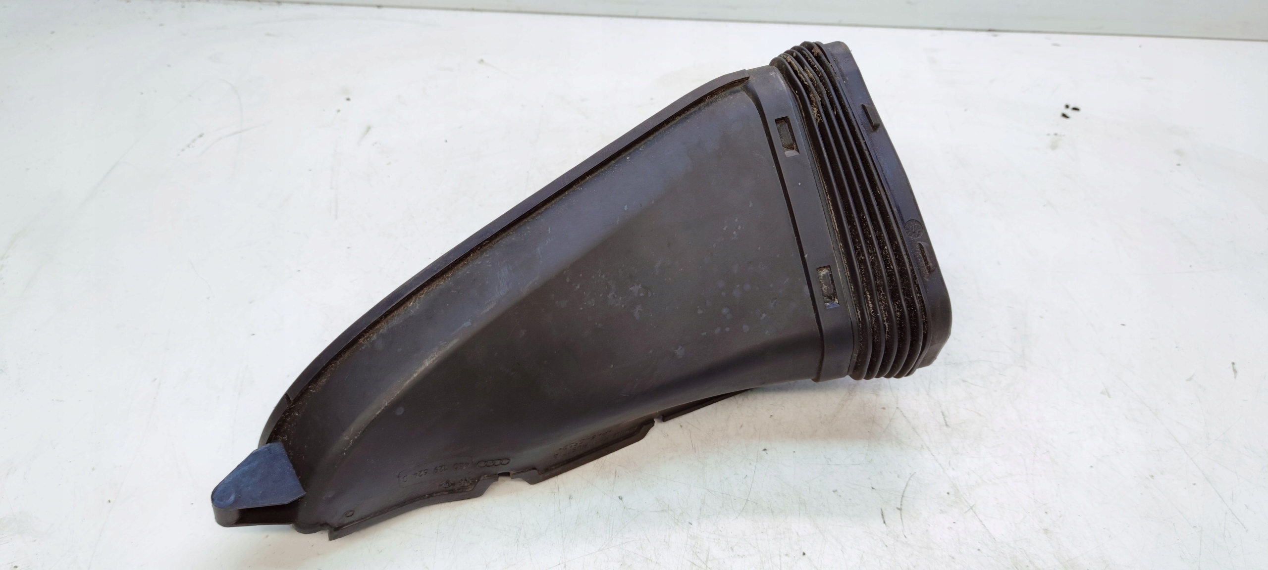 intake air hose AUDI A6 C7 A7 3.0 TDI 4G0129624D