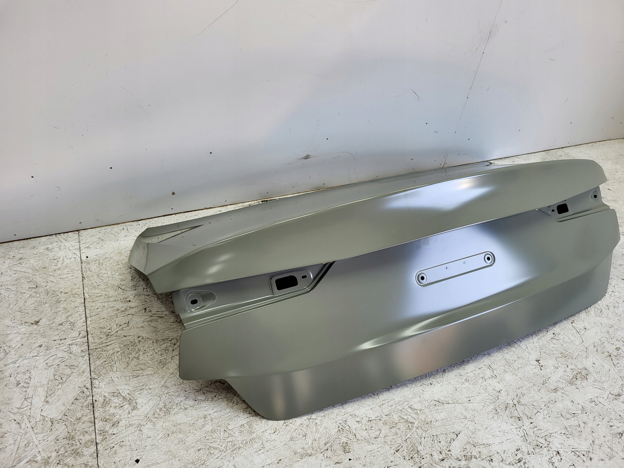 KLAPA BAGAŻNIKA VOLVO S60 III Producent części Volvo OE