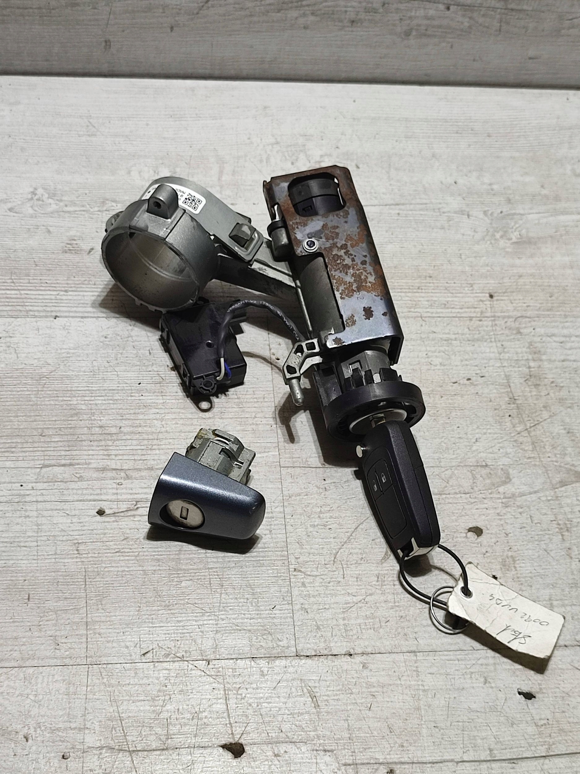 Opel Corsa E 2018 ignition key lock cylinder