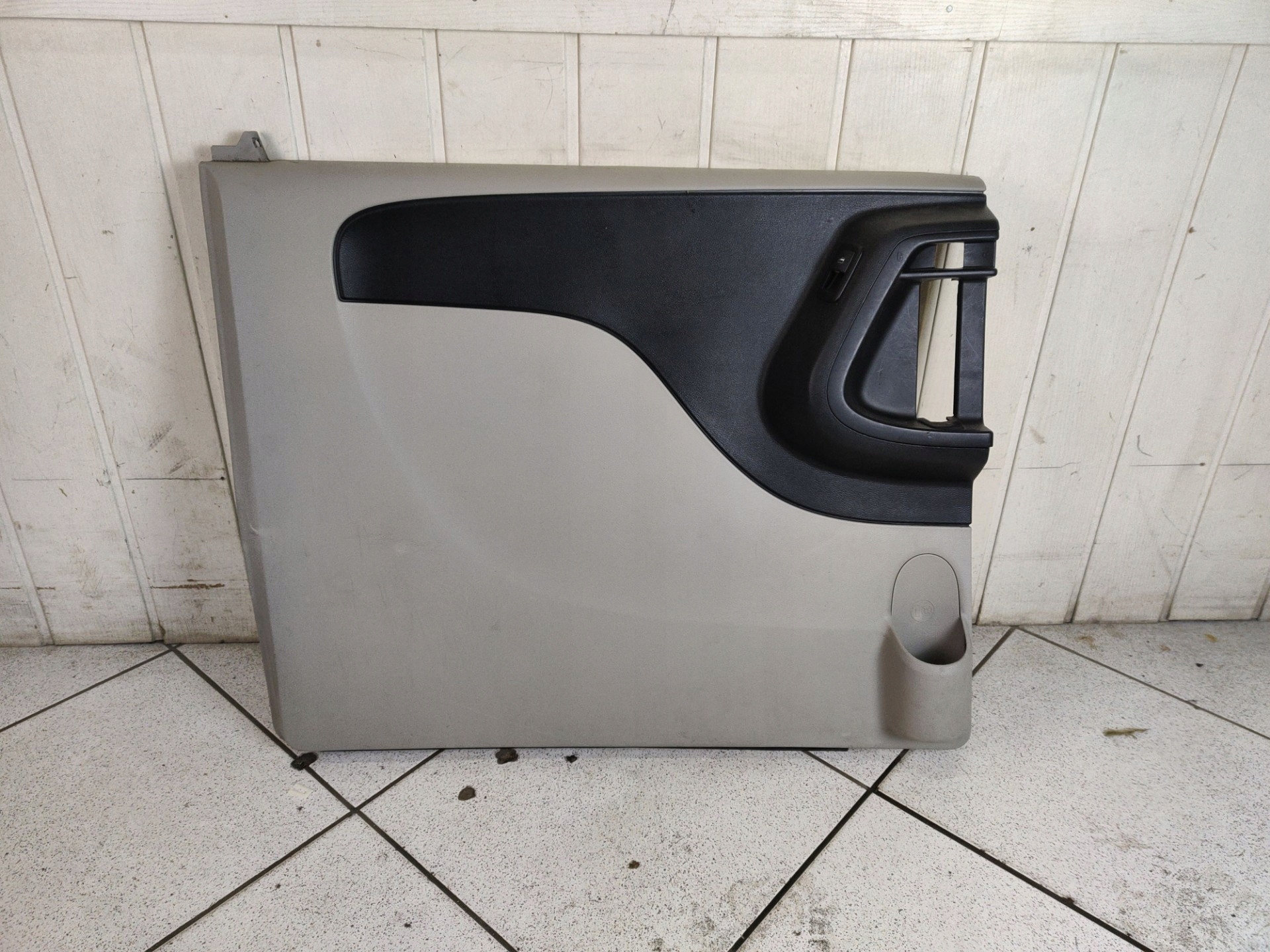 side door left side Chrysler Town and Country 5 facelift 2012