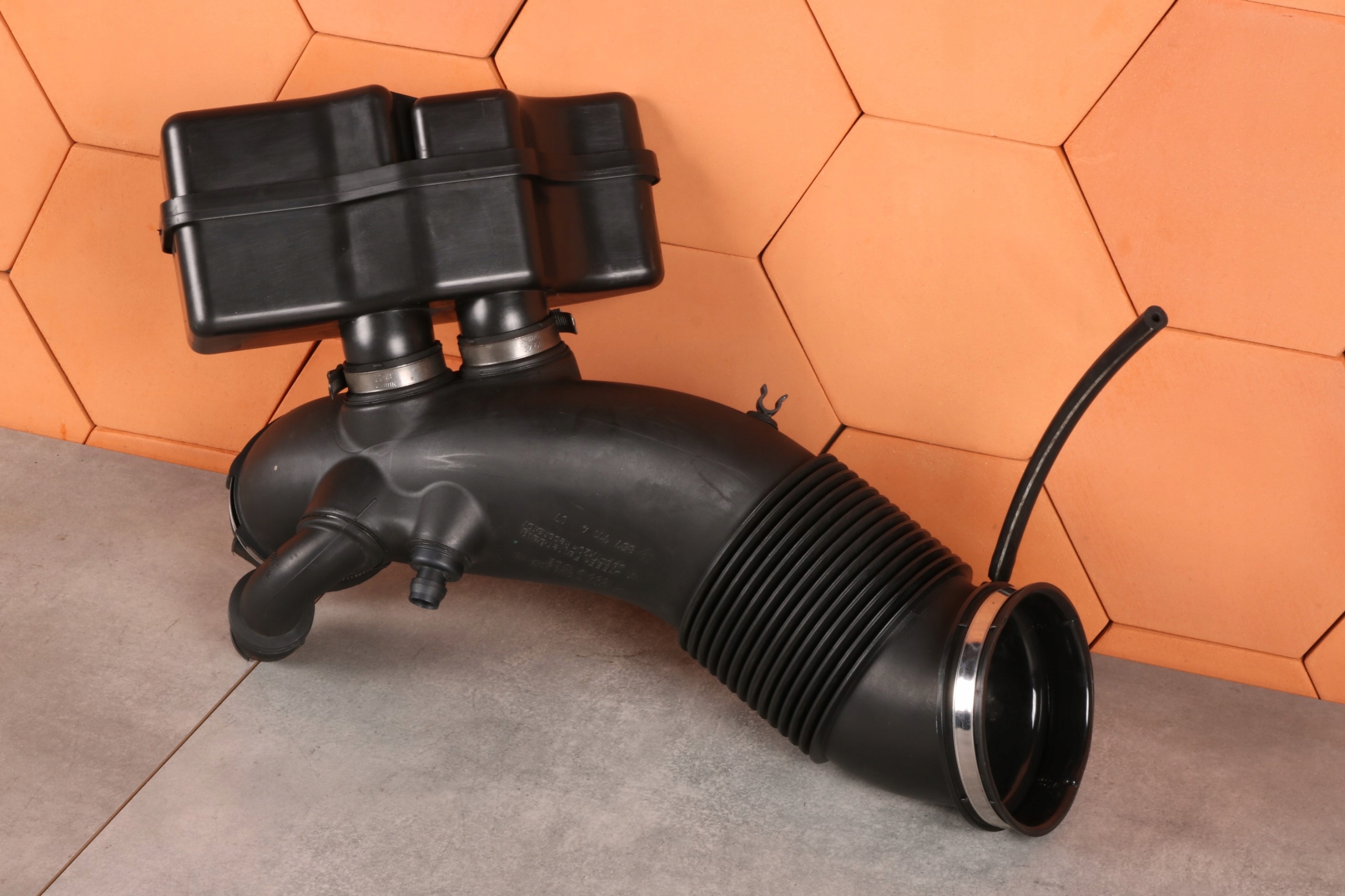 BMW 7 E65 730i E66 730Li M54 pipe intake air hose REZONATOR 7501203