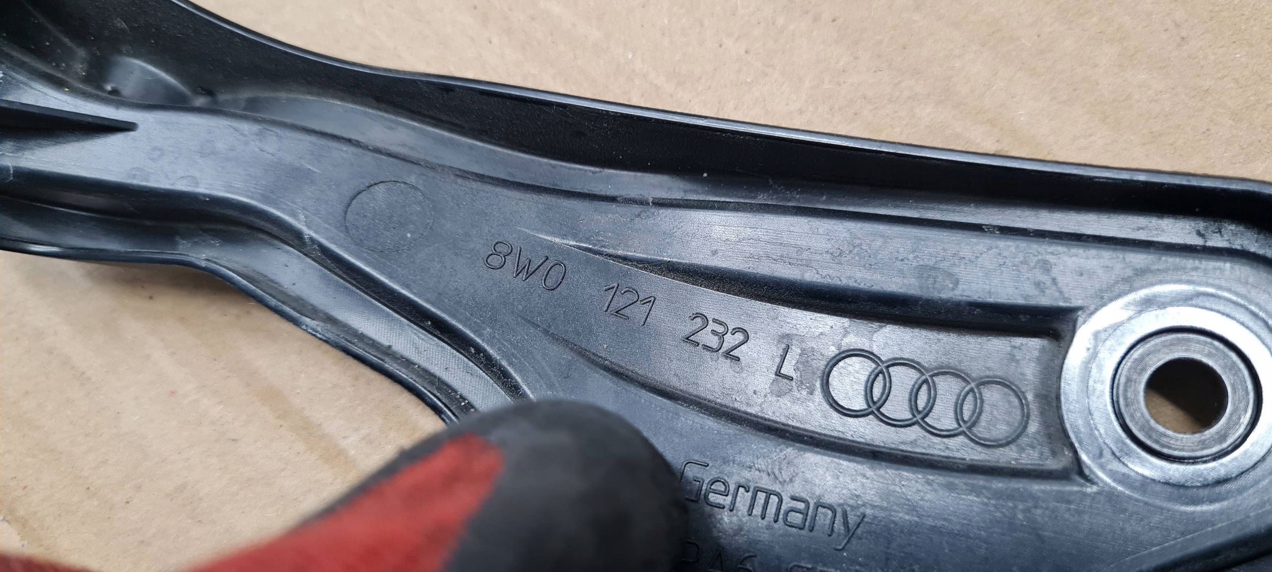 A5 8W S5 Halter Halter Panzer 8W0121232L A4 B9 8W