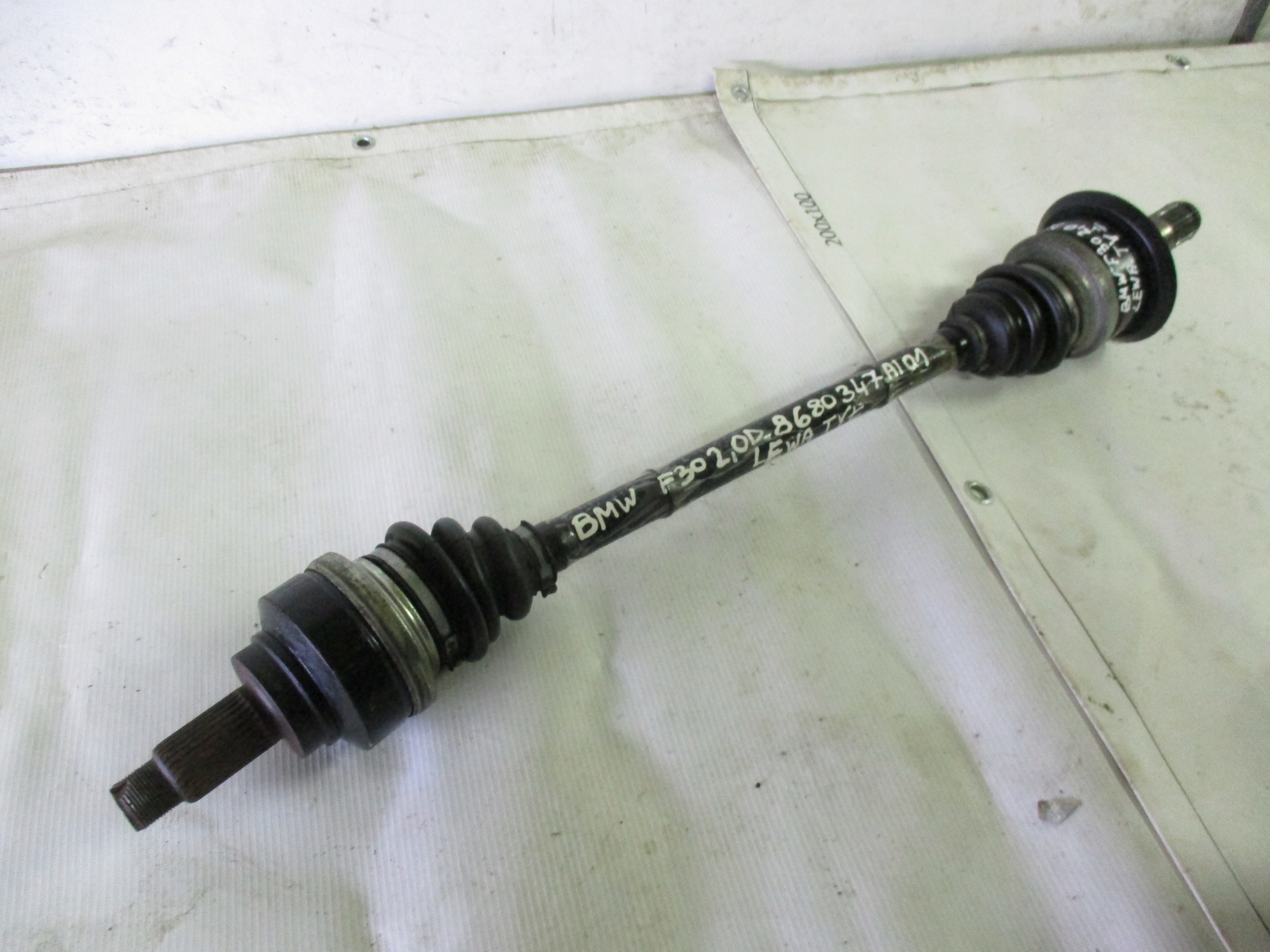 semi-axis rear part BMW F30 2,0 D 8680347