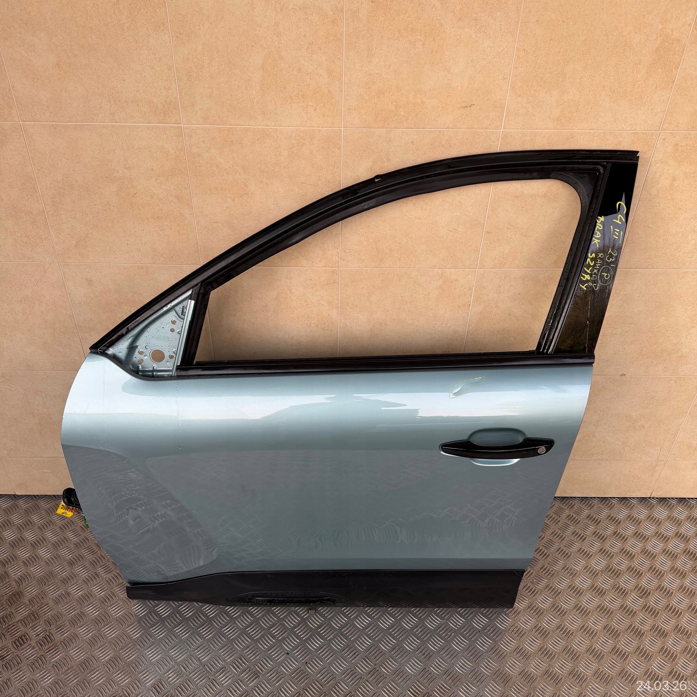 door complete front left CITROEN C4 III 2023 ROK does not have windows
