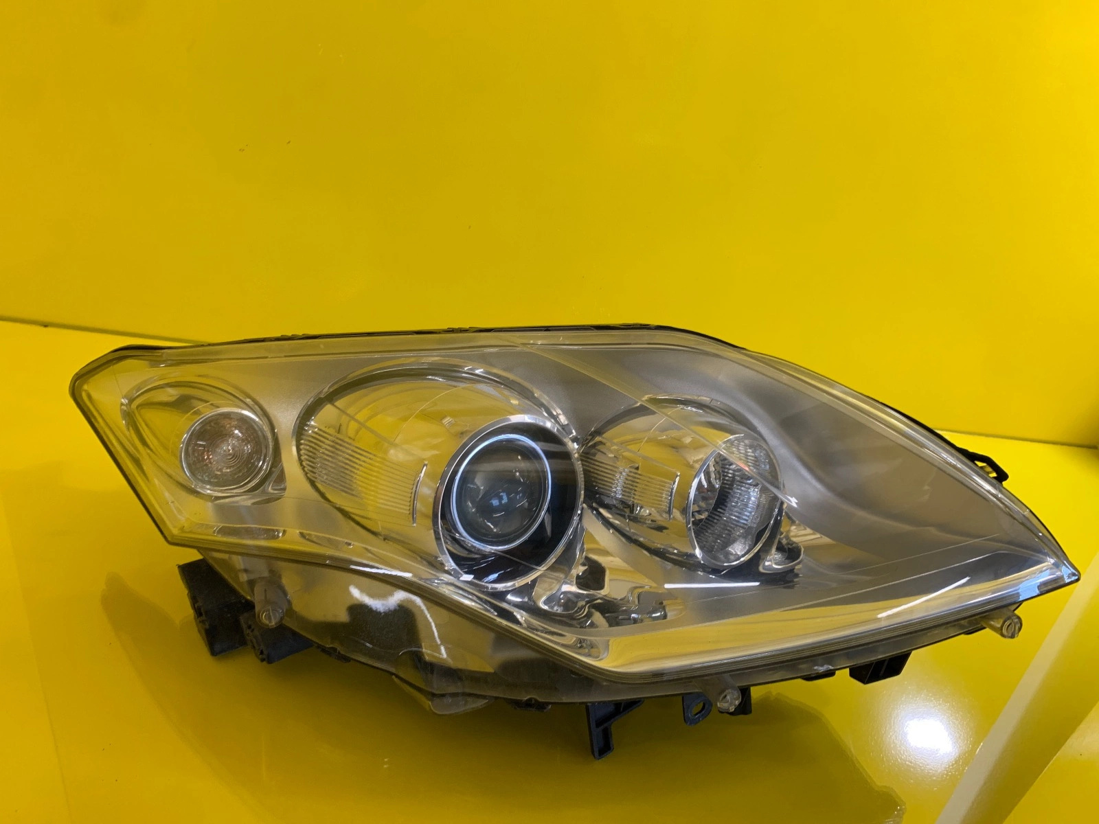 light right Renault Laguna III 07-15 89901837 Xenon