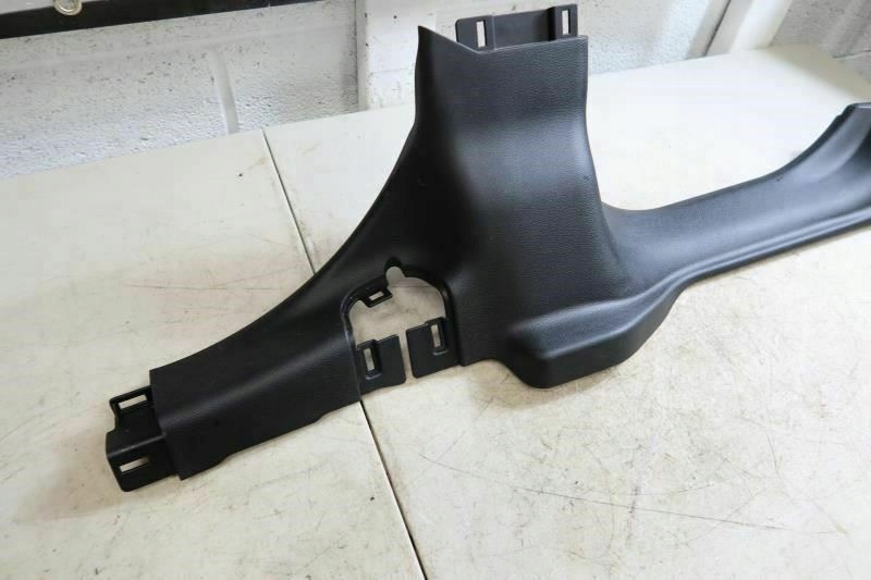 X7AD - ПЛАСТИК ПЛАСТМАССЫ ПРАВАЯ СТОЙКА JEEP WRANGLER JL