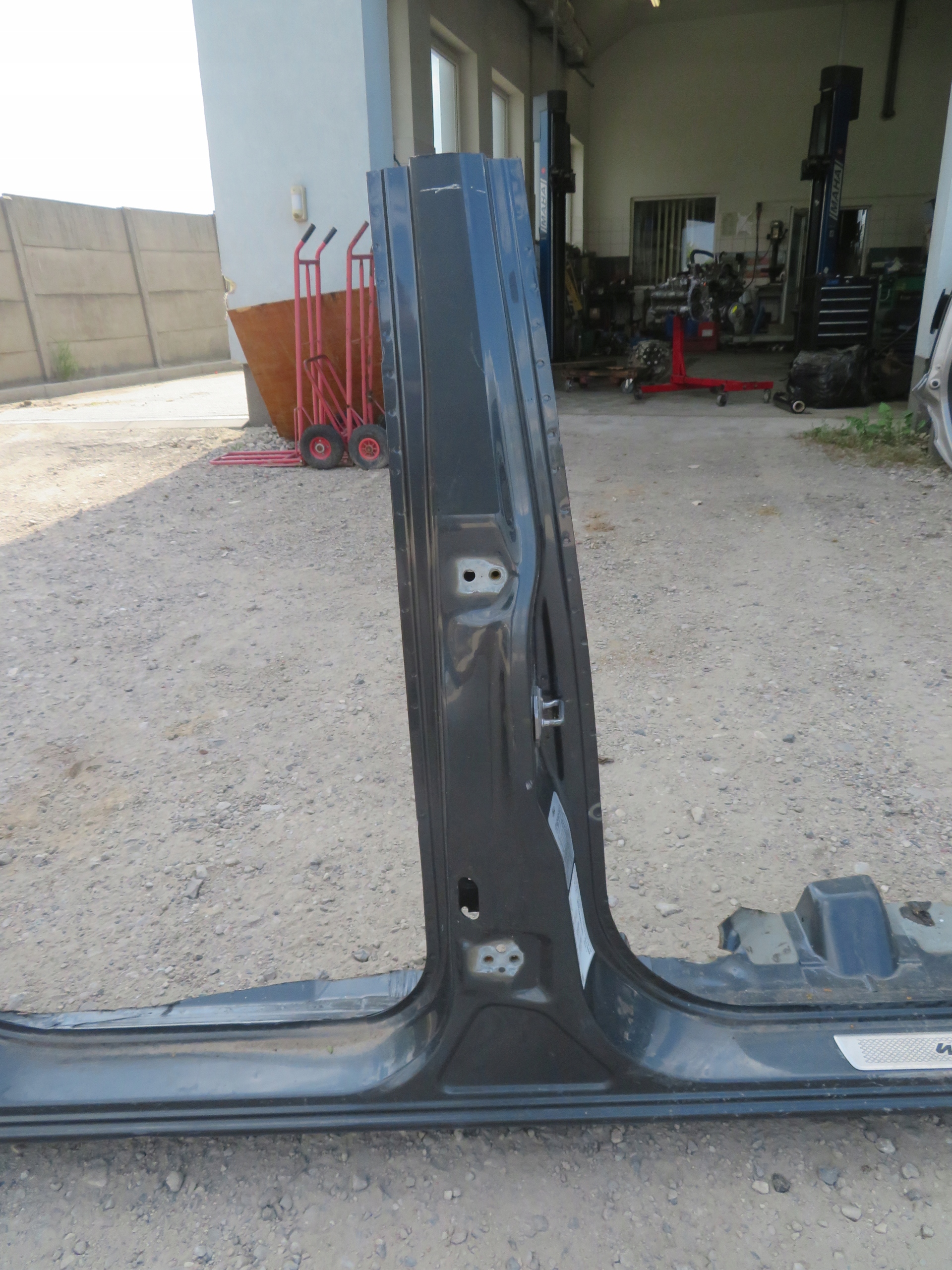 threshold right pillar B FORD RANGER WILDTRAK 14R