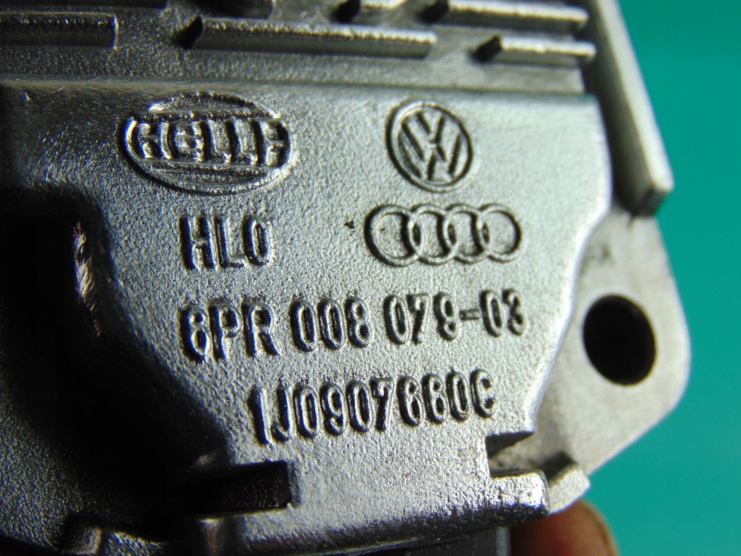 ORYGINALNY!!! Czujnik poziomu oleju 1J0907660C 1,9TDI 2,0TDI Audi VW Numer katalogowy części 1J0907660C