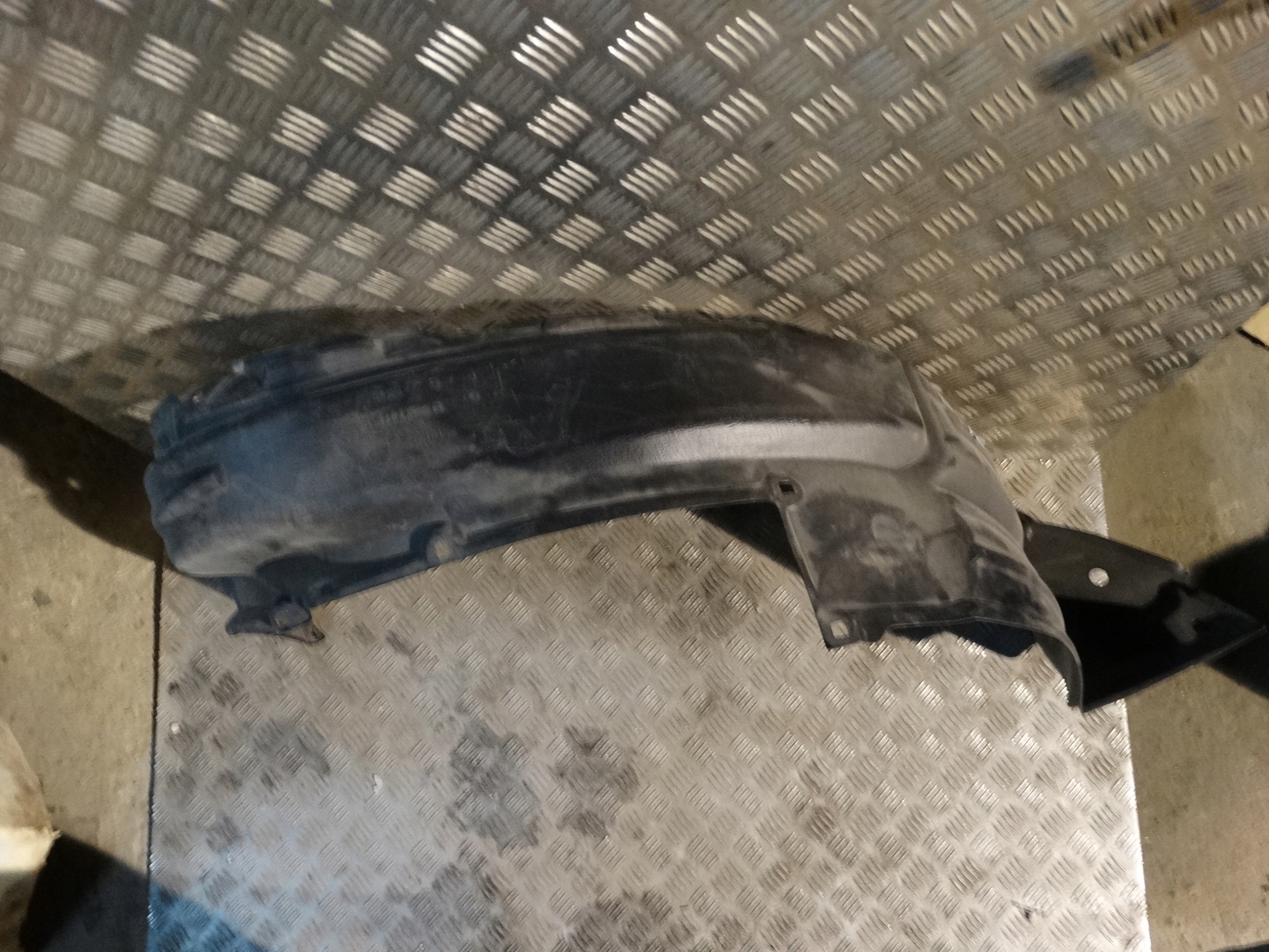 mudguard front left TOYOTA LAND CRUISER 150 1